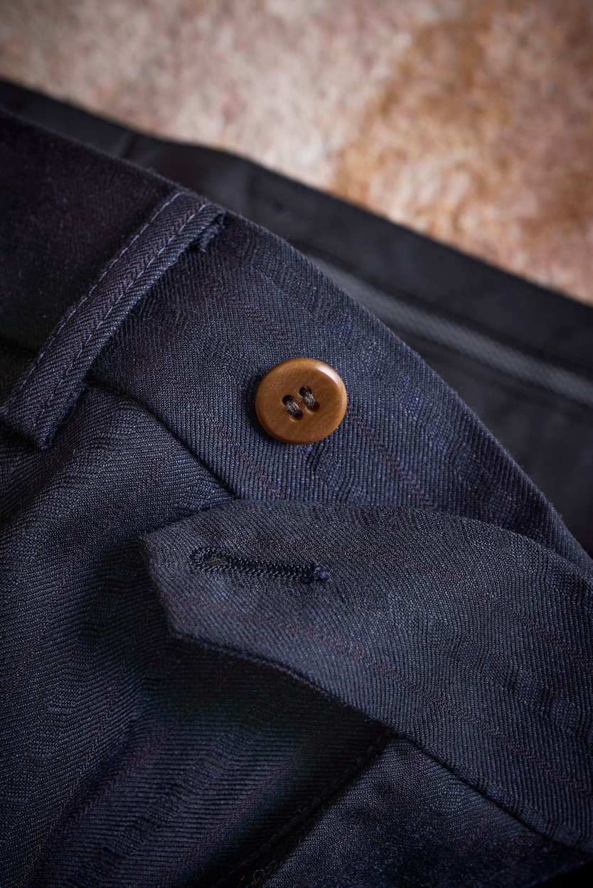 Luxurious Suit Integrating Salsine and Wool Fabric for Exceptional Style - 图片 3