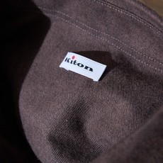 Kiton加厚绒感衬衫:品质之选,优雅尽显在追求时尚与品质并重的今天,这款Kiton加厚衬衫无疑是您的不 Kiton加厚绒感衬衫:品质之选,优雅尽显在追求时尚与品质并重的今天,这款Kiton加厚衬衫无疑是您的不