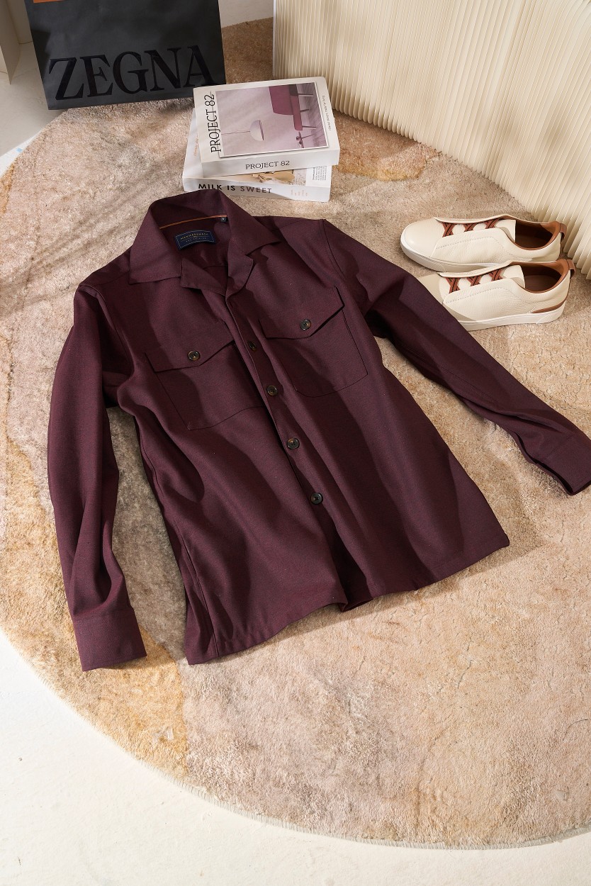 法式复古姜阿美咔叽猎装衬衫式外套lP🆕猎装外套深棕色调，更显硬朗气质。特点：这款外套属于法式多口袋工装夹