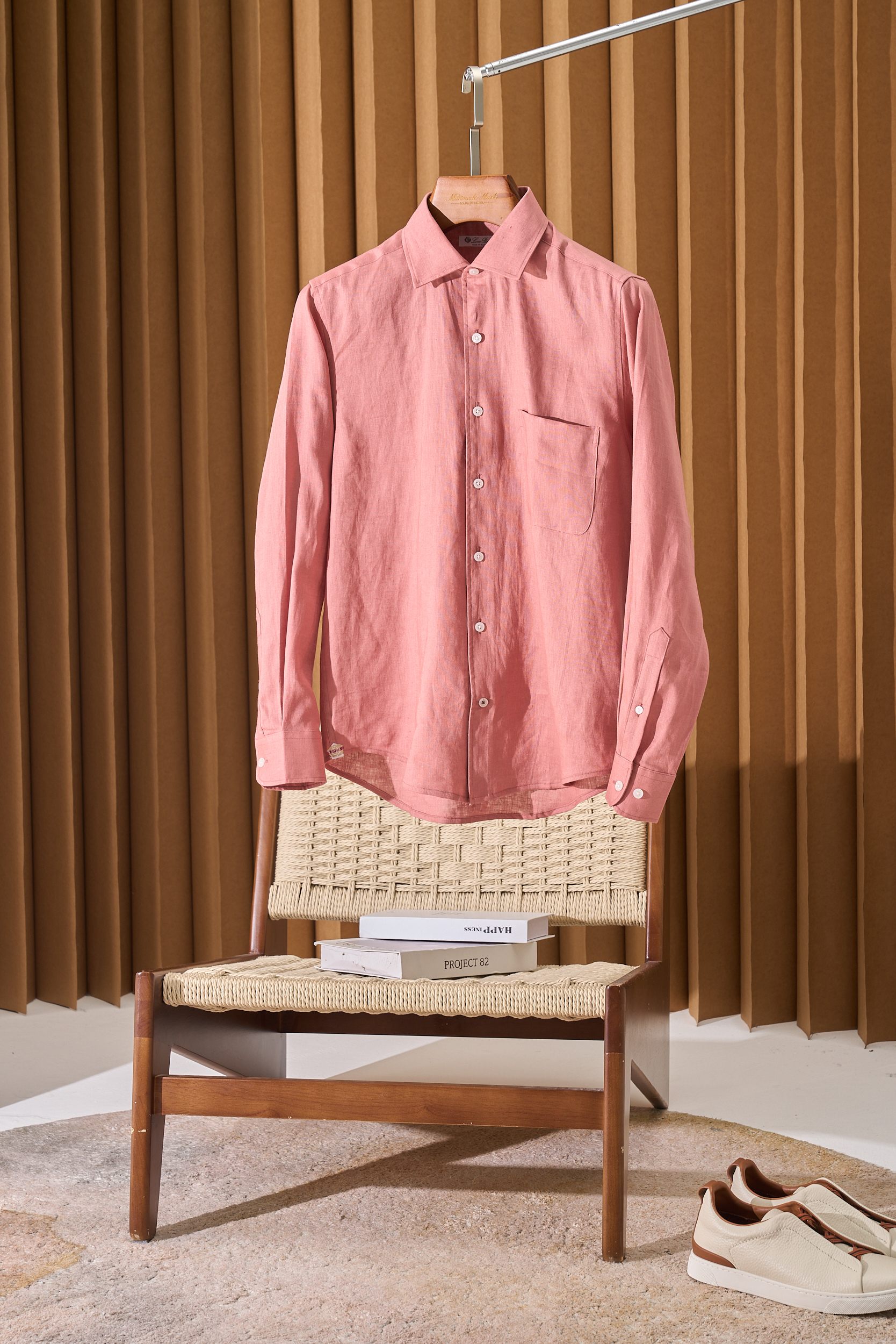 Linen Shirt: Summer Aesthetic Design for Cool Comfort in Various Settings - 图片 1