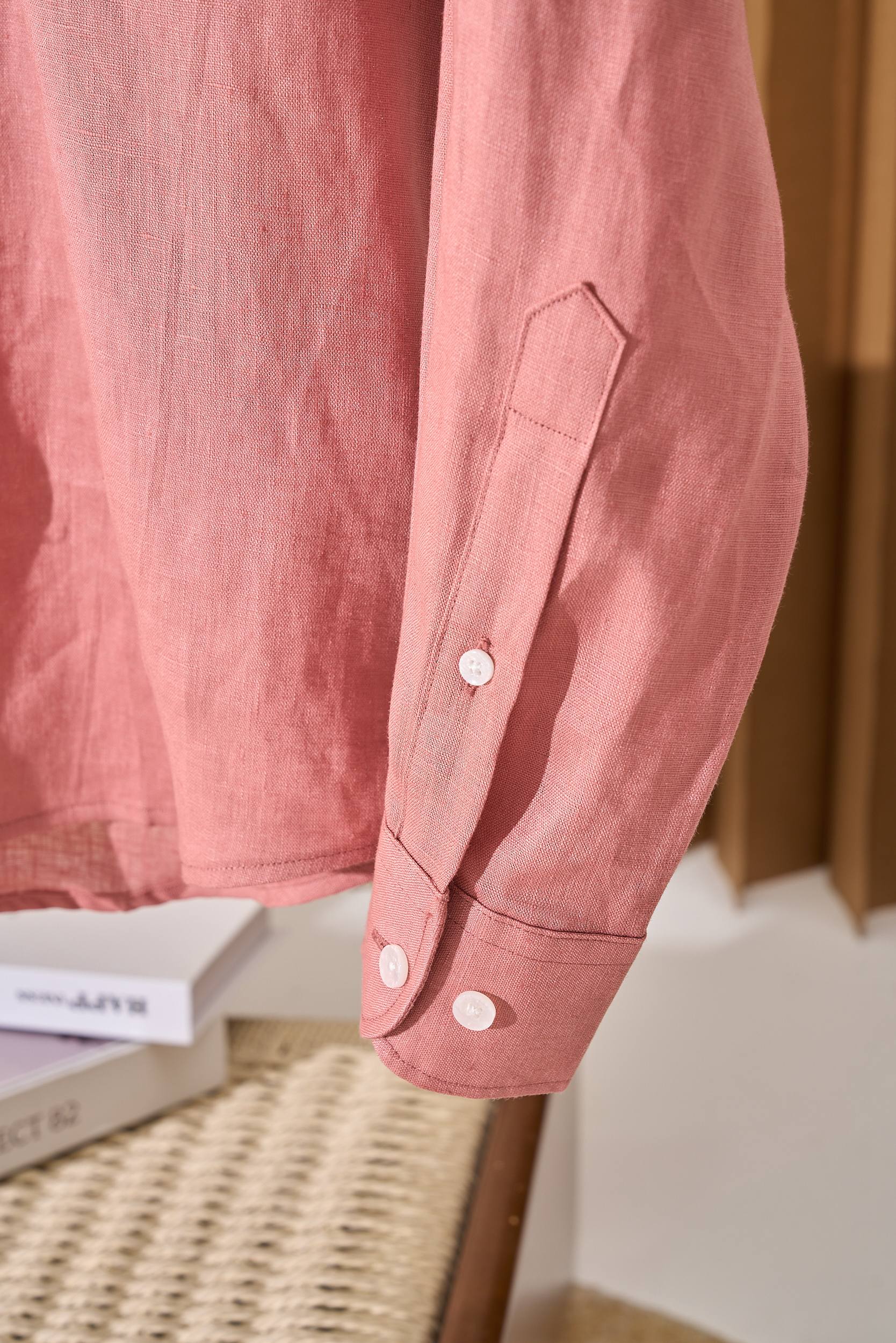 Linen Shirt: Summer Aesthetic Design for Cool Comfort in Various Settings - 图片 3