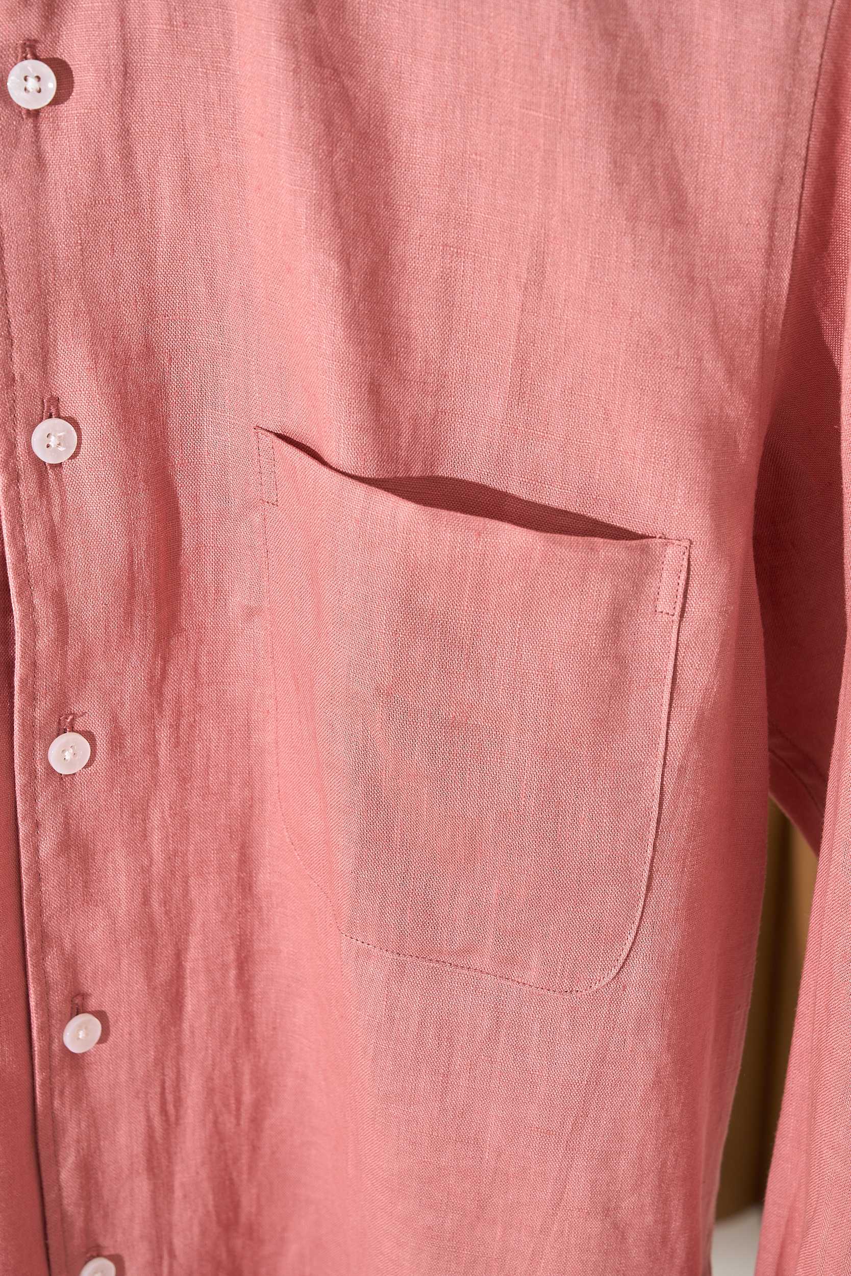Linen Shirt: Summer Aesthetic Design for Cool Comfort in Various Settings - 图片 8