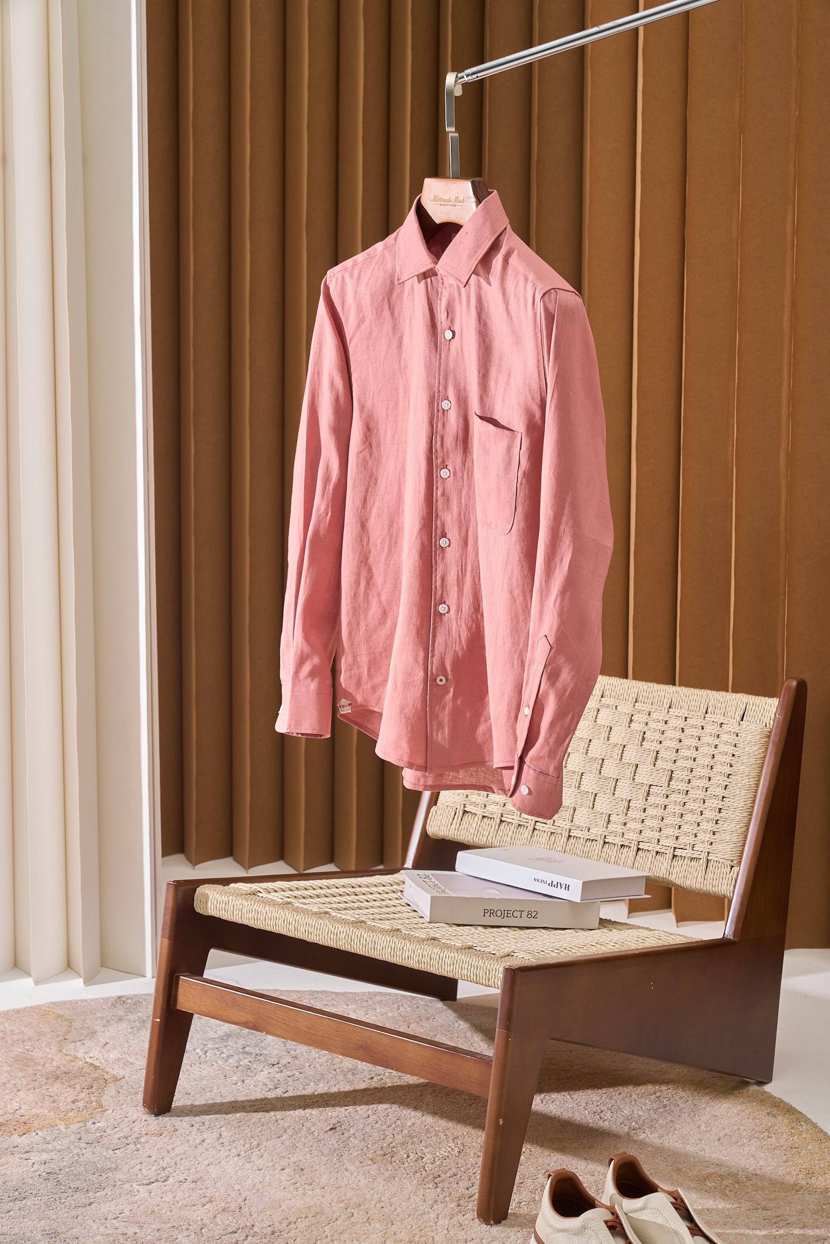 Linen Shirt: Summer Aesthetic Design for Cool Comfort in Various Settings - 图片 2