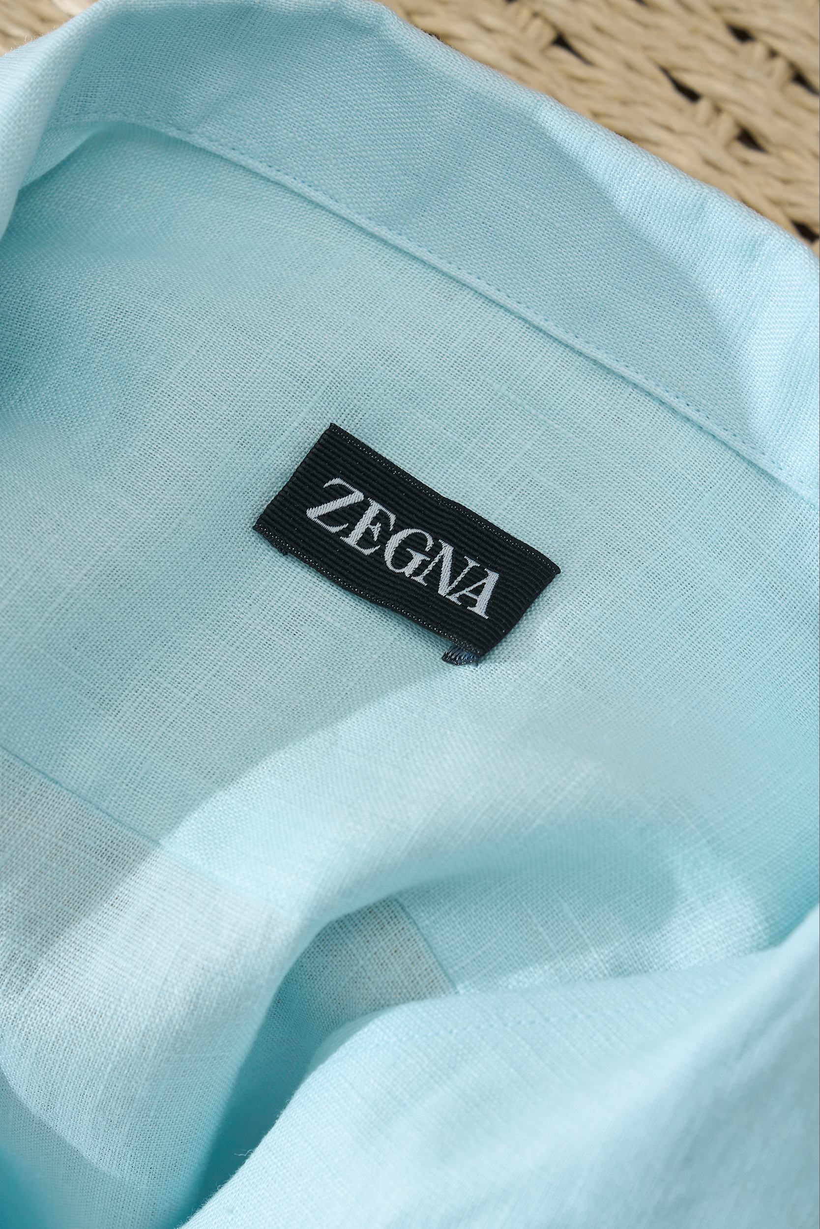 【“一件会呼吸的衬衫—以天然亚麻为肌底，从商务到休闲，赋予全天候舒适与品位。】环保染色工艺，减少化学残留