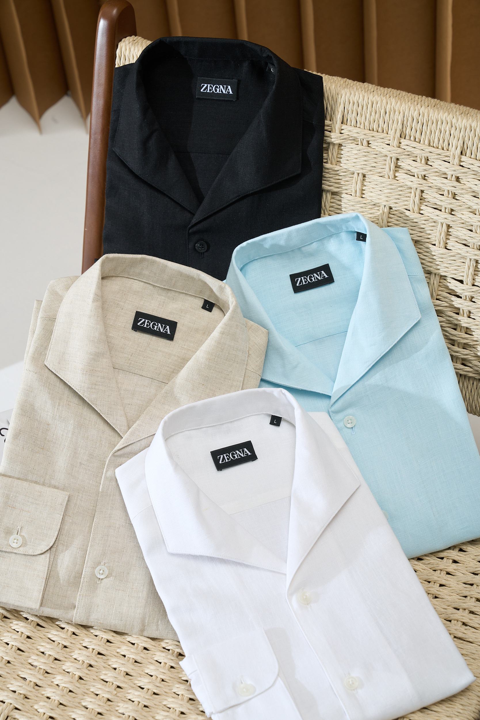 【“一件会呼吸的衬衫—以天然亚麻为肌底，从商务到休闲，赋予全天候舒适与品位。】环保染色工艺，减少化学残留