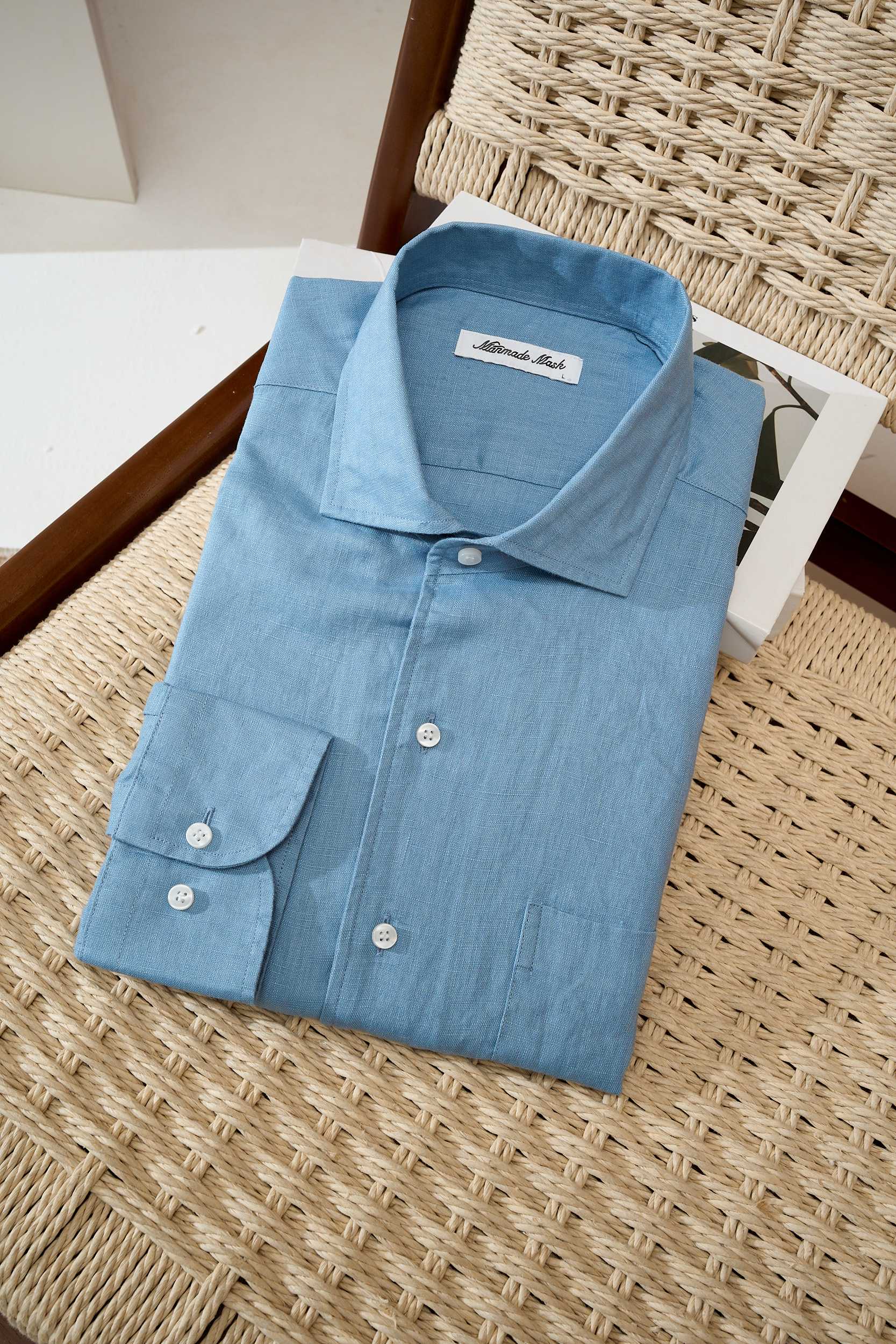 【拒绝平庸，个性剪裁，独领风骚一片领衬衫】采用个性剪裁，让你在人群中脱颖而出。它的设计不仅仅是衣物，更是