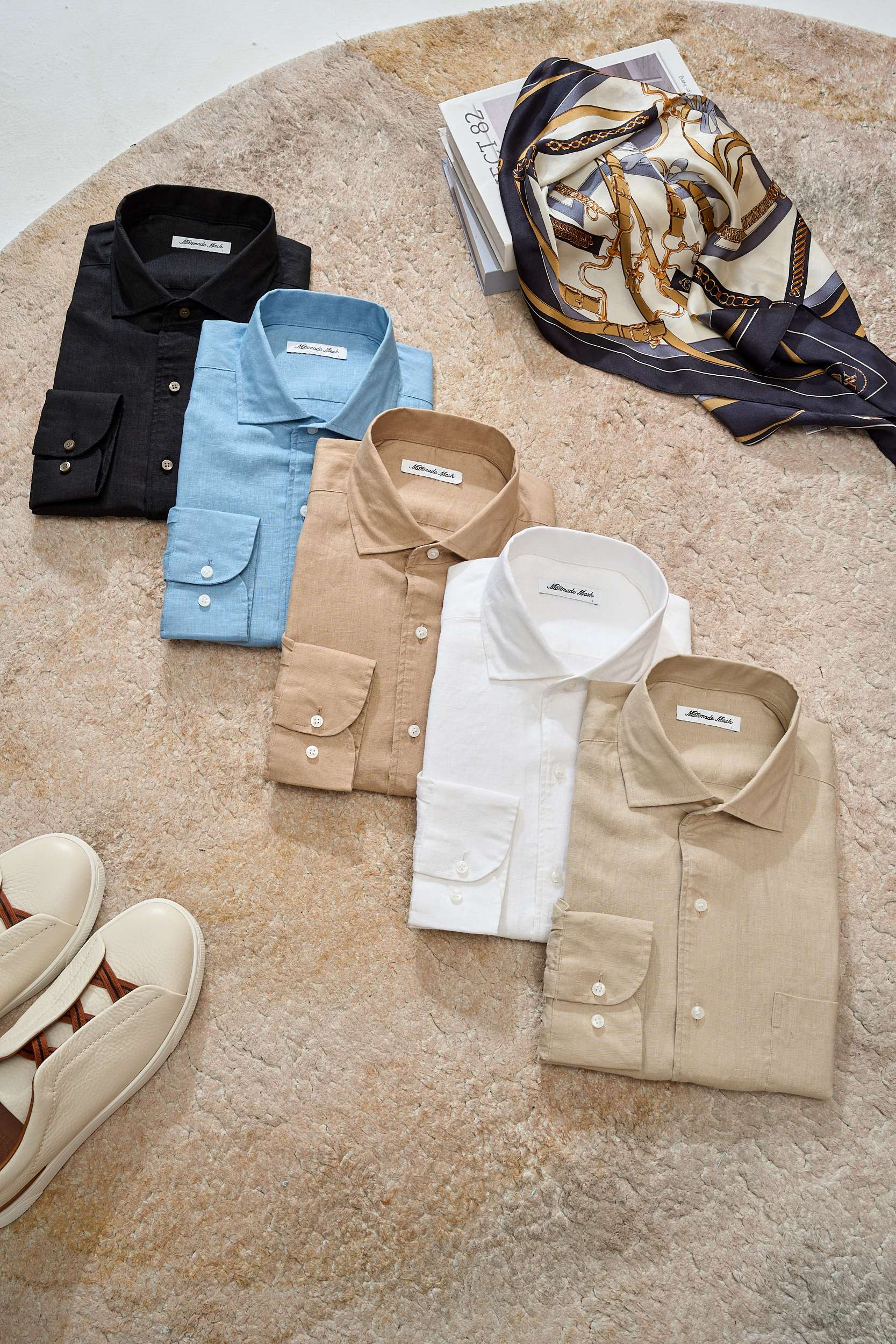 【拒绝平庸，个性剪裁，独领风骚一片领衬衫】采用个性剪裁，让你在人群中脱颖而出。它的设计不仅仅是衣物，更是