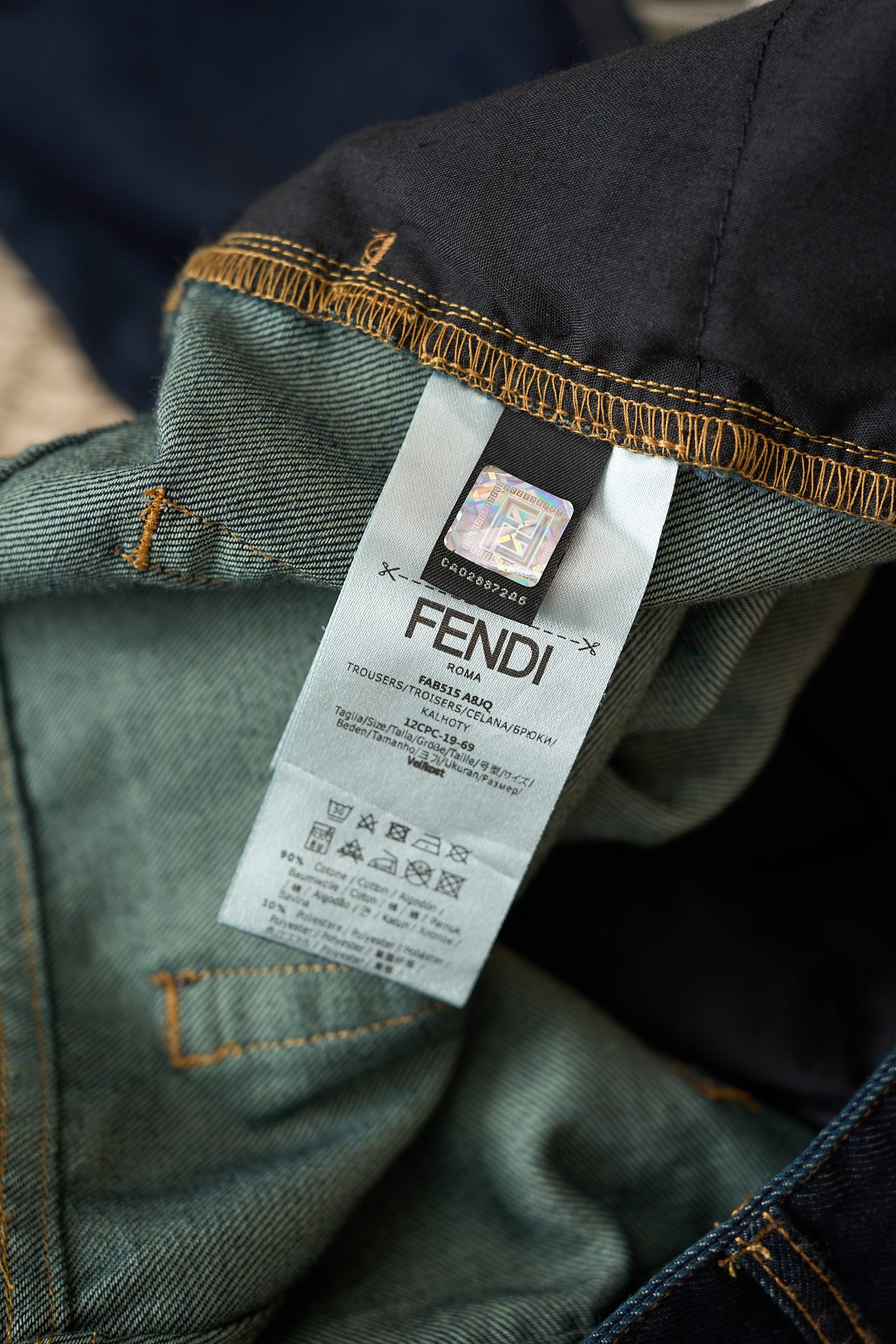 Review of High-Quality Light Blue Jeans with Unique Design and Durable Materials - 图片 7
