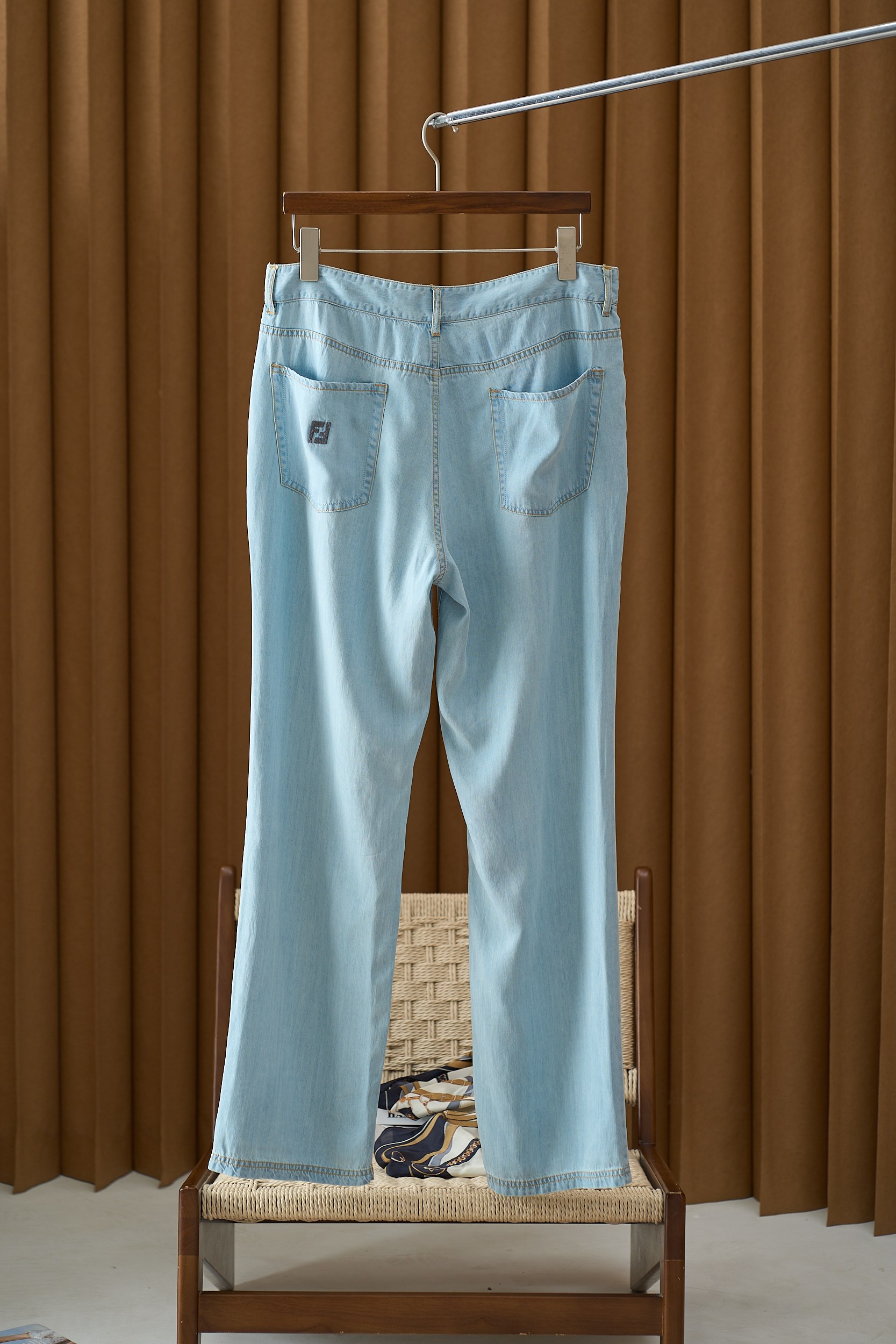 High-Quality Cowboy Jeans: Comfort, Durability, and Style in Every Detail - 图片 2