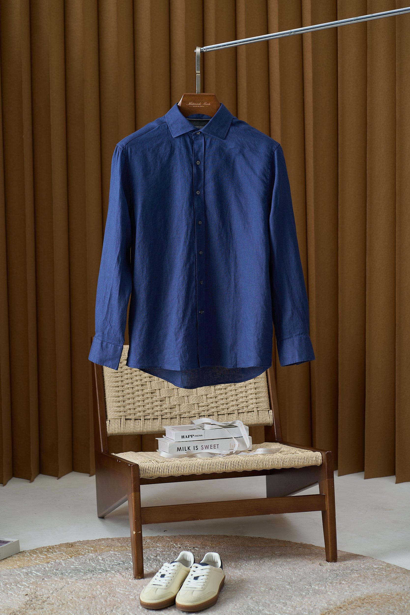 Sophisticated High-Temperature Shirt Enhances Summer Comfort and Style