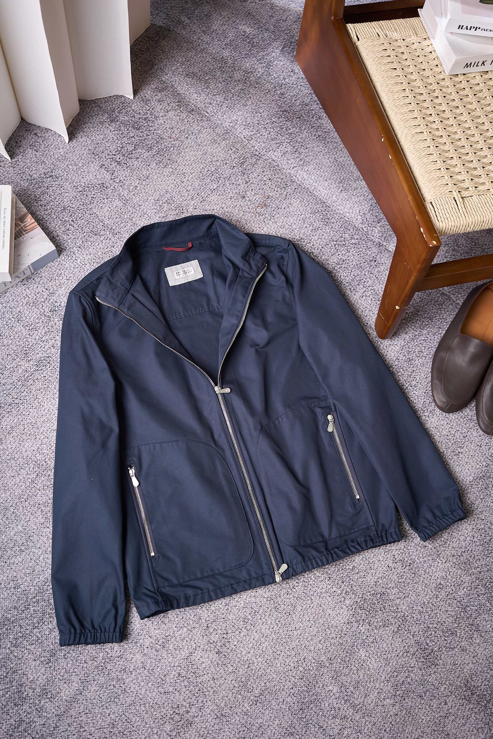 【于简约廓形，邂逅意式奢华美学 BC轻商务夹克外套】在男士时尚的广袤版图中，总有一些品牌宛如璀璨星辰，以