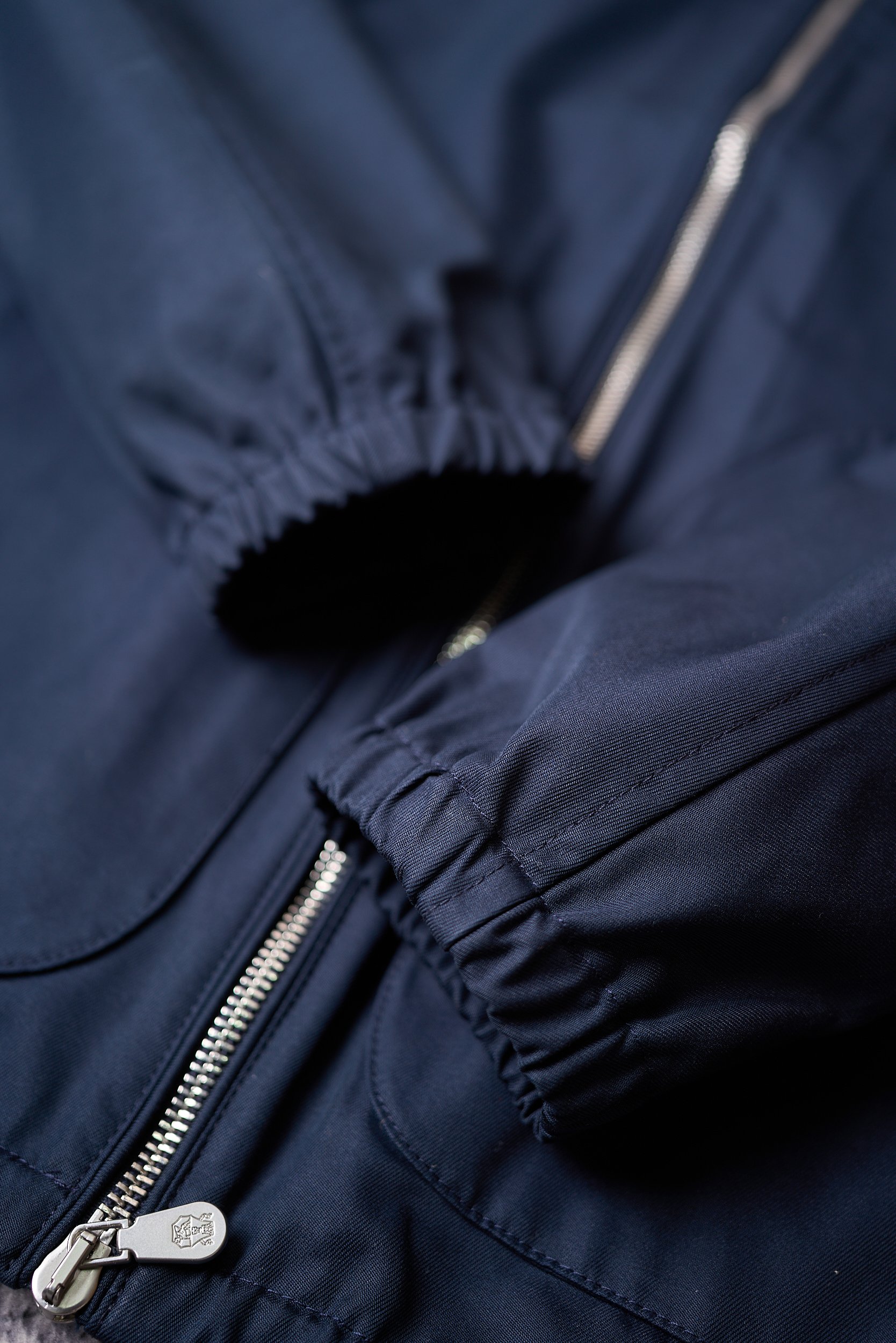 【于简约廓形，邂逅意式奢华美学 BC轻商务夹克外套】在男士时尚的广袤版图中，总有一些品牌宛如璀璨星辰，以