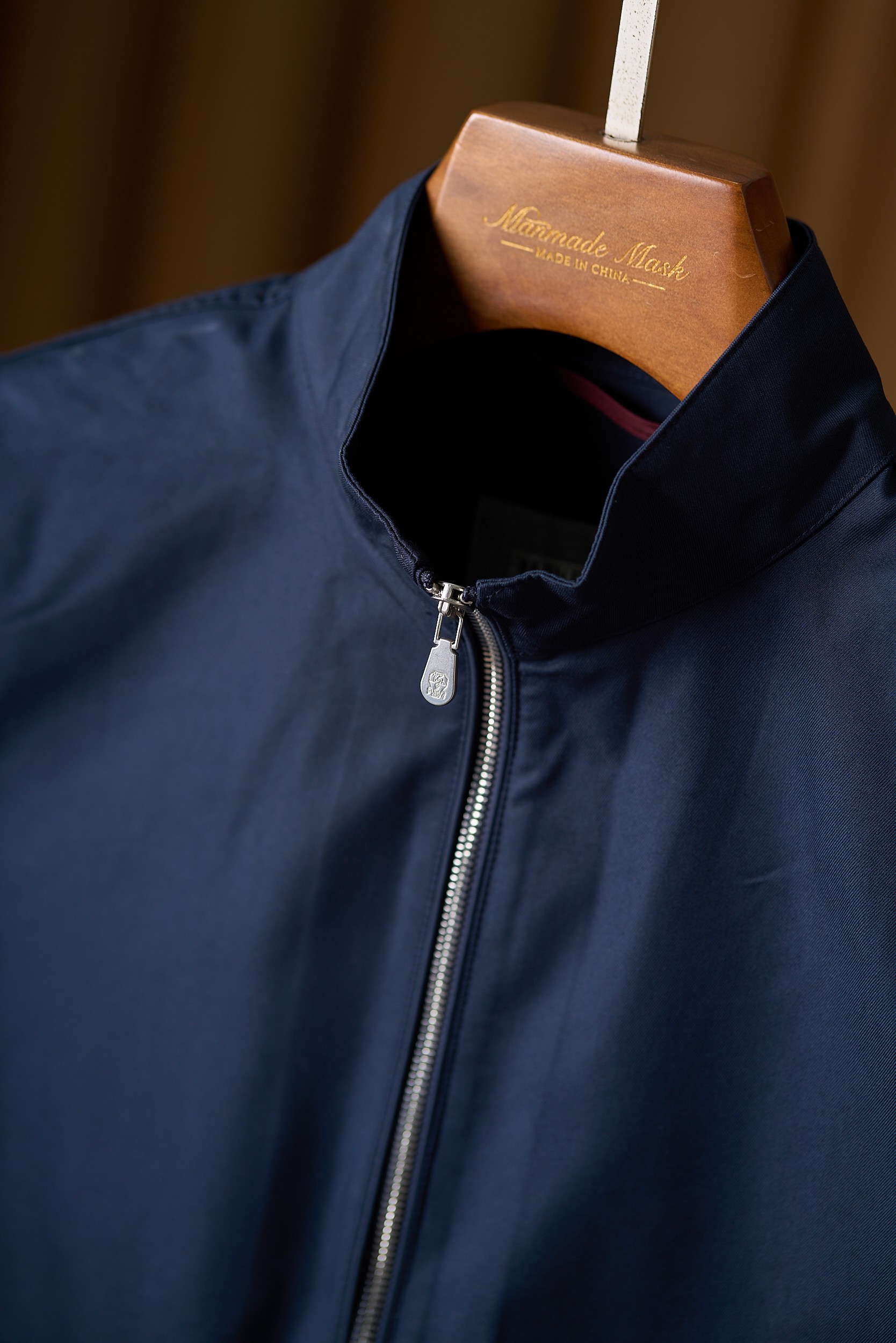 【于简约廓形，邂逅意式奢华美学 BC轻商务夹克外套】在男士时尚的广袤版图中，总有一些品牌宛如璀璨星辰，以