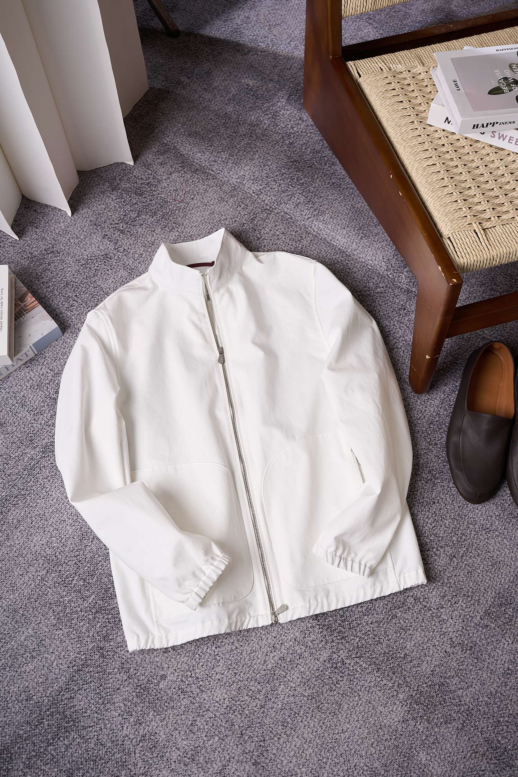 【于简约廓形，邂逅意式奢华美学 BC轻商务夹克外套】在男士时尚的广袤版图中，总有一些品牌宛如璀璨星辰，以