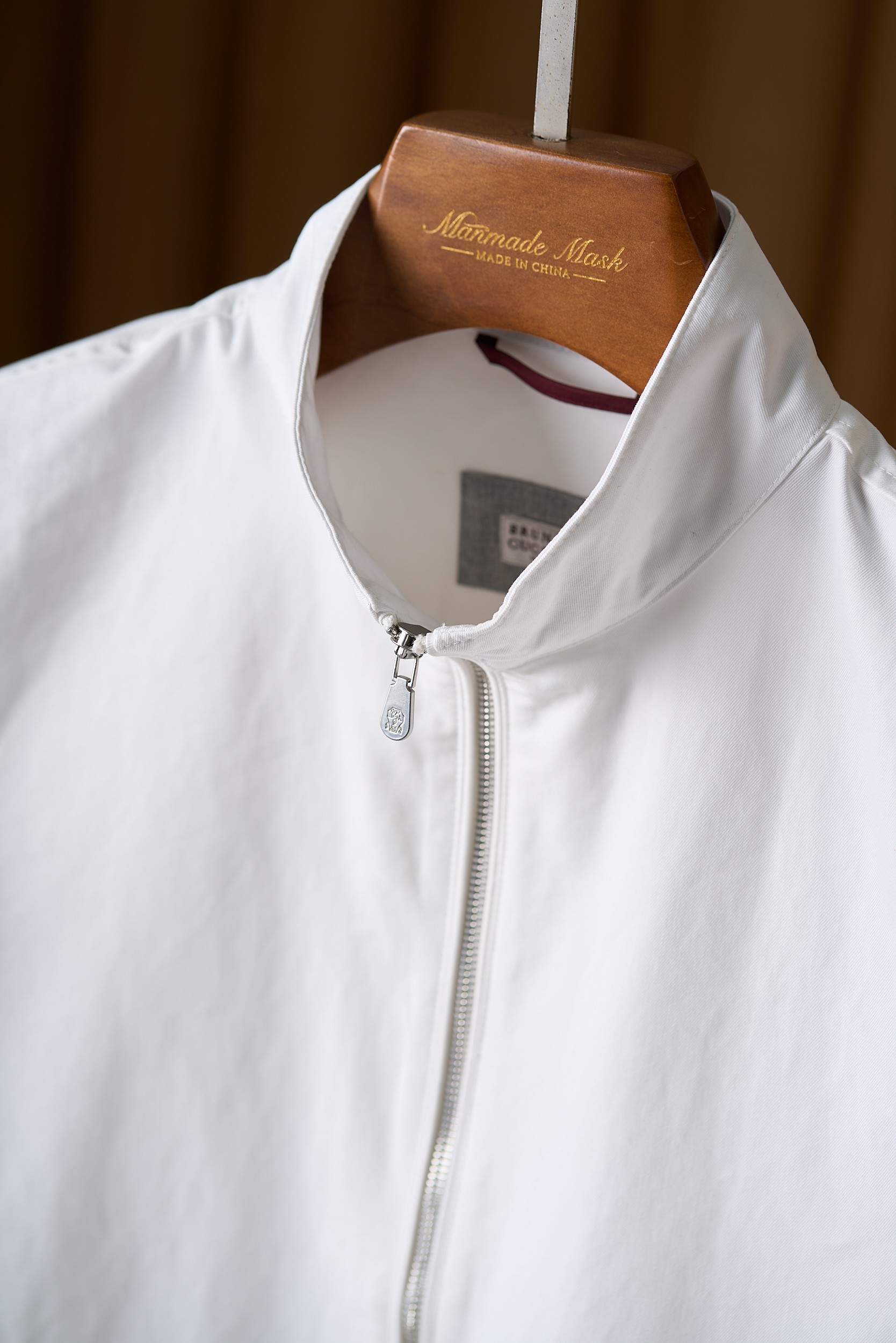 【于简约廓形，邂逅意式奢华美学 BC轻商务夹克外套】在男士时尚的广袤版图中，总有一些品牌宛如璀璨星辰，以