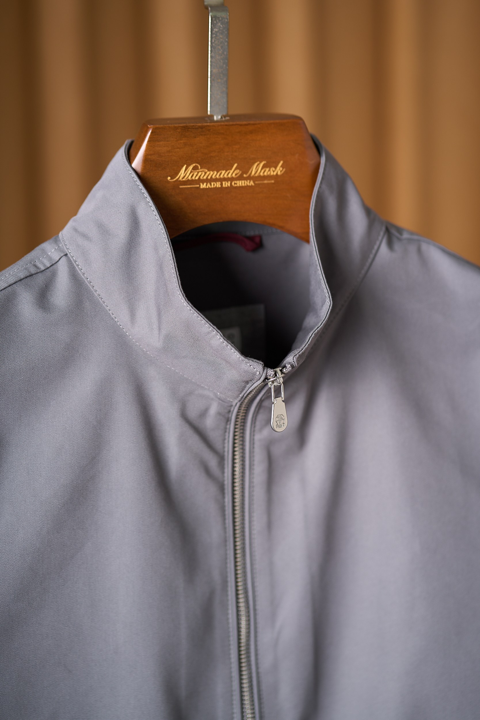 【于简约廓形，邂逅意式奢华美学 BC轻商务夹克外套】在男士时尚的广袤版图中，总有一些品牌宛如璀璨星辰，以