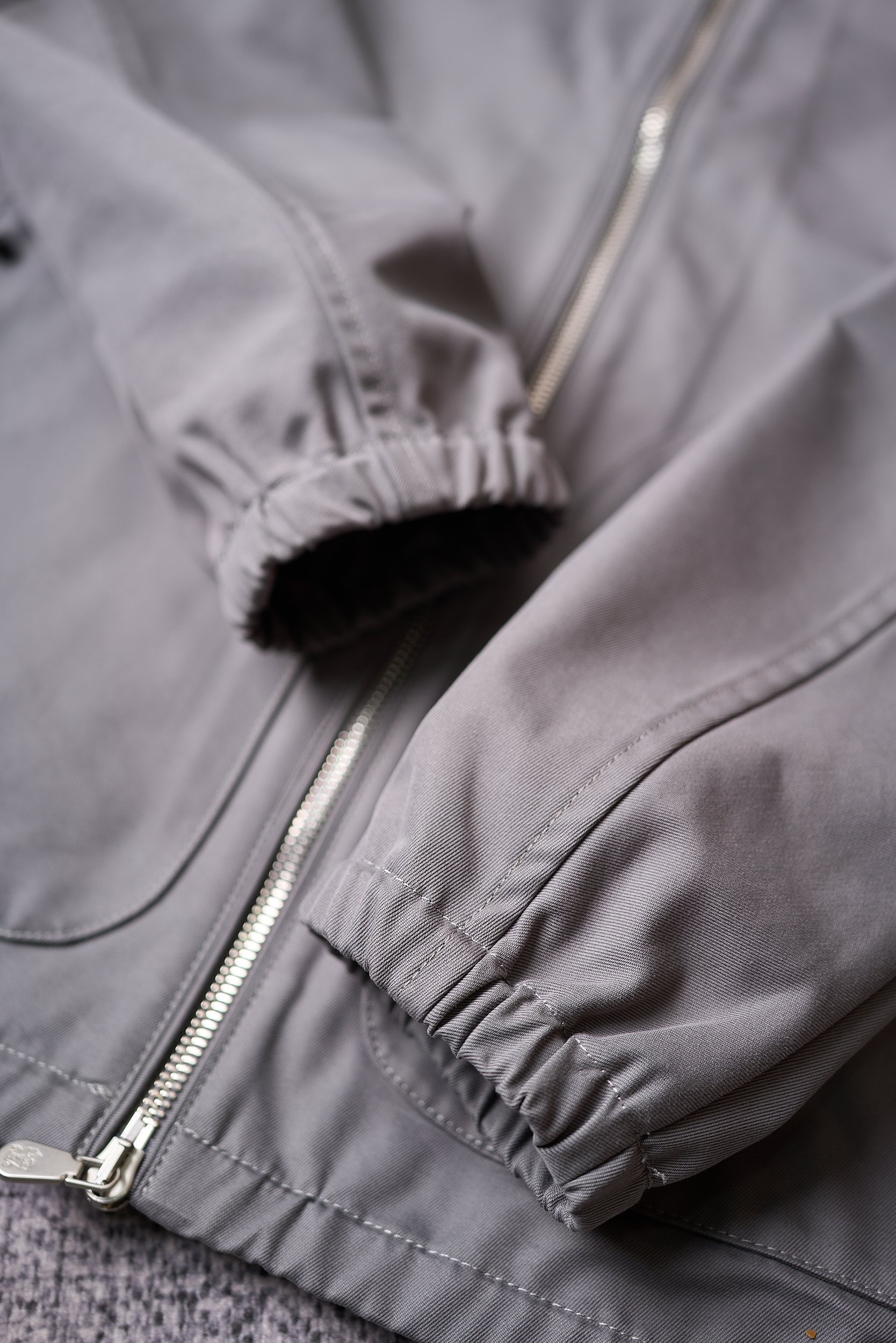 【于简约廓形，邂逅意式奢华美学 BC轻商务夹克外套】在男士时尚的广袤版图中，总有一些品牌宛如璀璨星辰，以