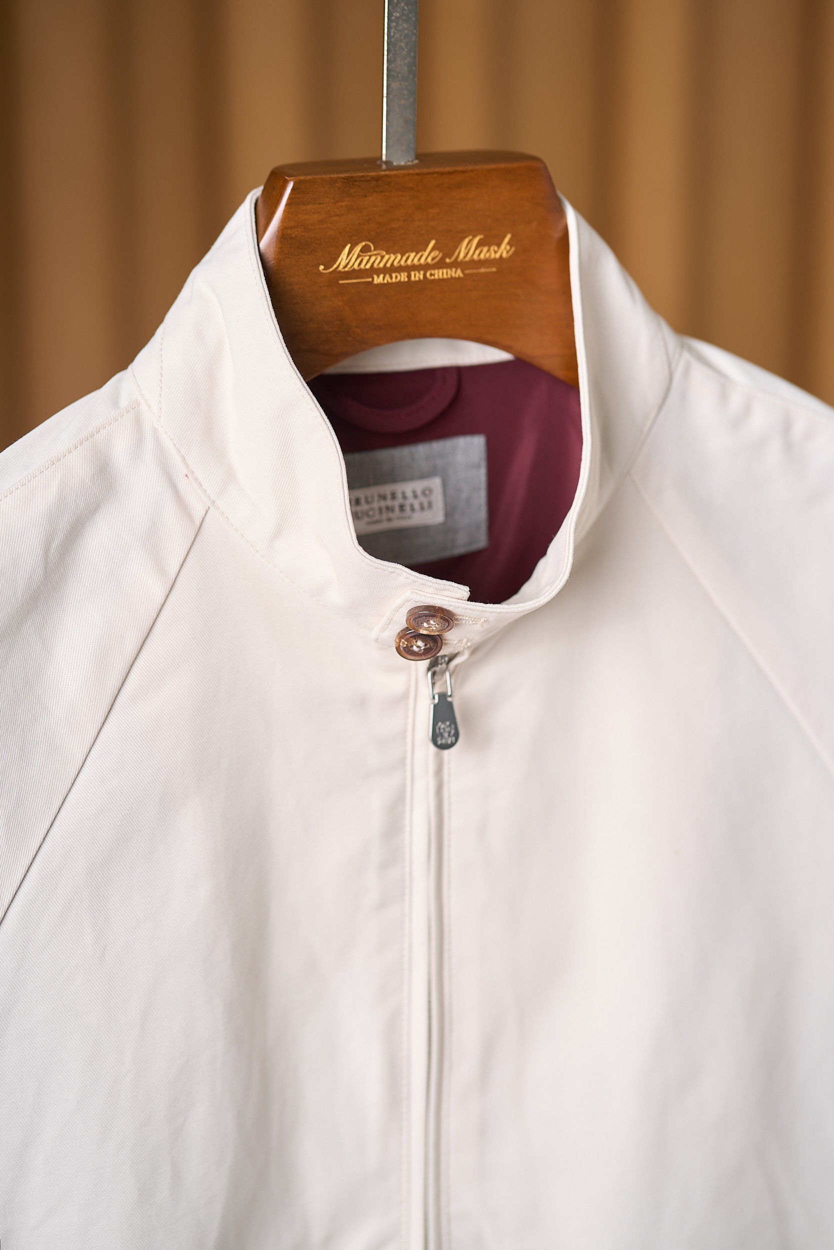 【于简约廓形，邂逅意式奢华美学 BC轻商务夹克外套】在男士时尚的广袤版图中，总有一些品牌宛如璀璨星辰，以