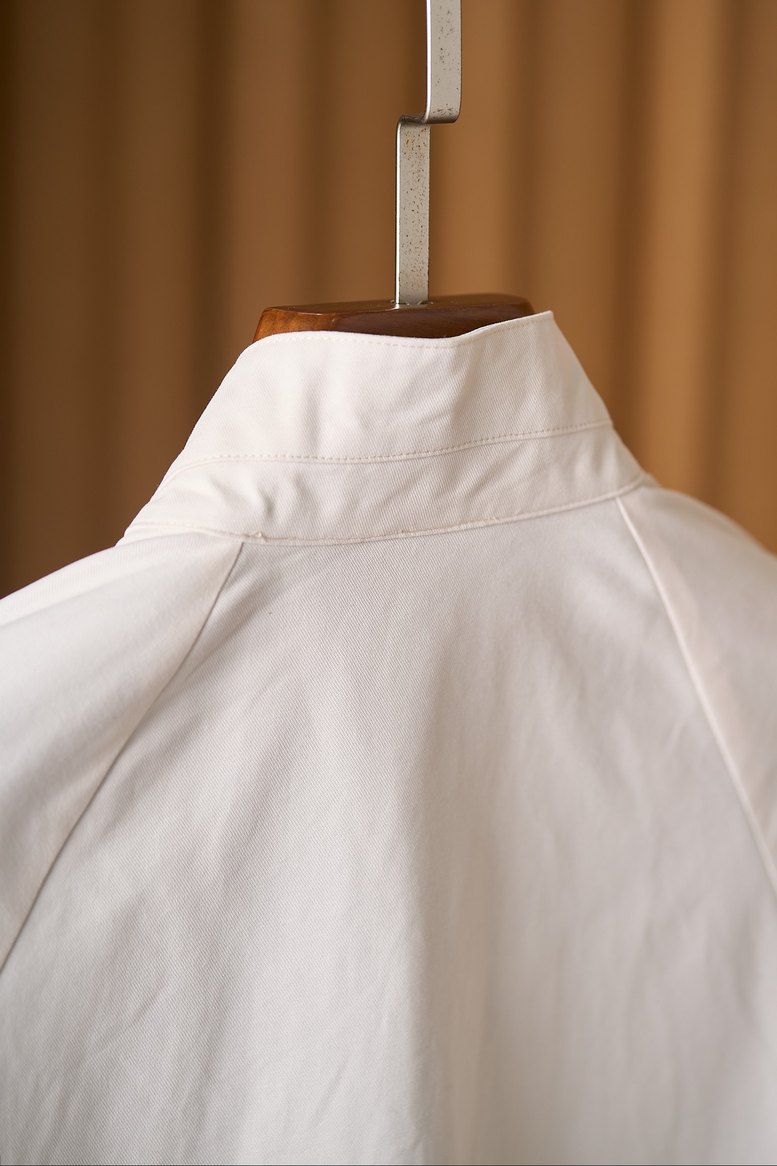 【于简约廓形，邂逅意式奢华美学 BC轻商务夹克外套】在男士时尚的广袤版图中，总有一些品牌宛如璀璨星辰，以