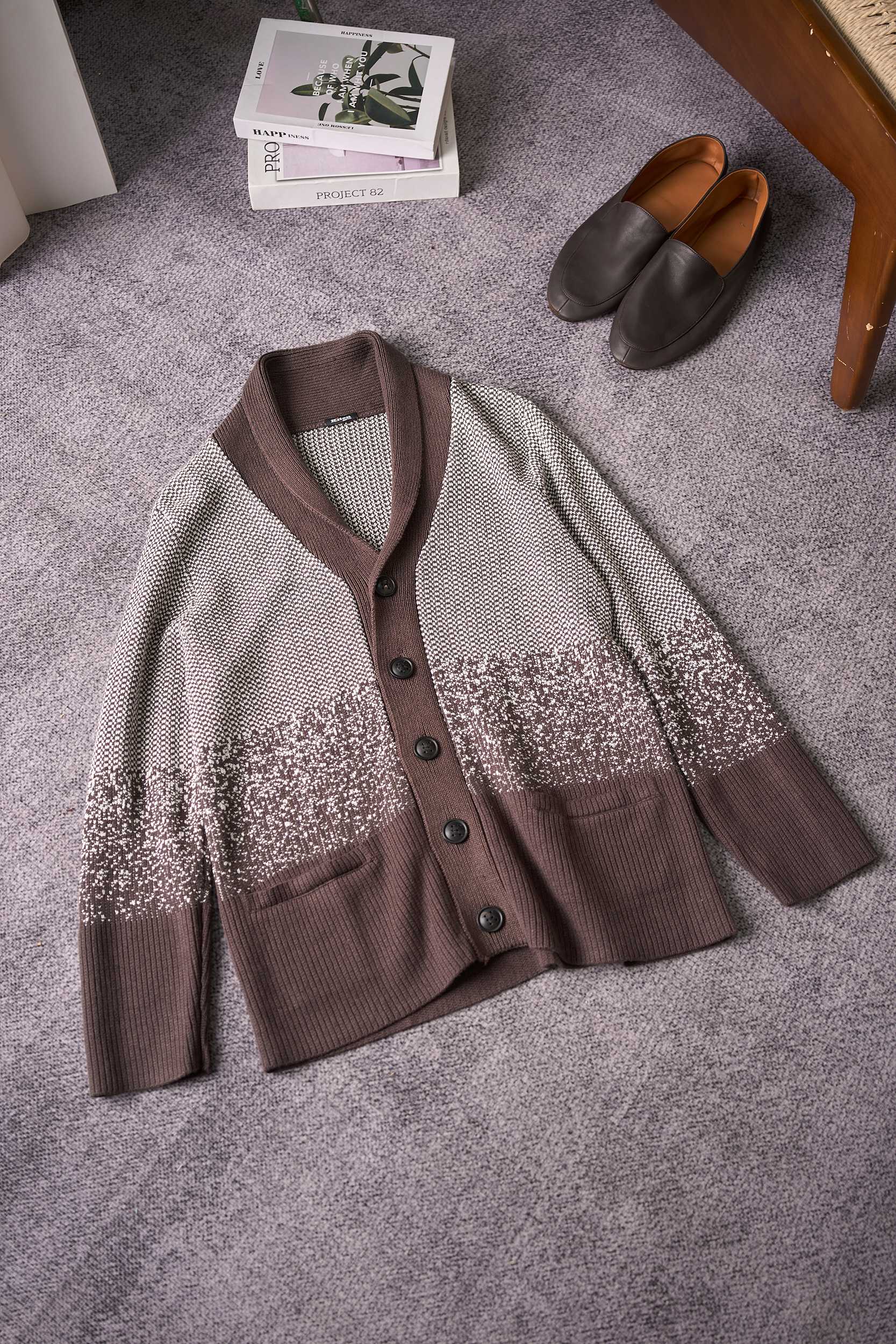 NO:522642,[The waves intertwined with the sky! Green fruit collar designer K home unique horn buckle selection of high-quality cotton and linen yarn knit cardigan jacket】Men's green fruit collar cotton and linen knit cardigan | weave the waves and the sky into daily life. When the clearness of the ocean and the vast sky collar collar collar collar collar collar collar collar collar collar collar collar collar collar collar collar collar collar collar collar collar collar collar collar collar collar collar collar collar collar collar collar collar collar collar collar collar collar collar collar collar collar collar collar collar collar collar collar collar collar collar collar collar collar collar collar collar collar collar collar collar collar collar collar collar collar collar collar collar collar collar collar collar collar collar collar collar collar collar collar collar collar collar collar collar collar collar collar collar collar collar collar collar collar collar collar collar collar collar collar collar collar collar collar collar collar collar collar collar collar collar collar collar collar collar collar collar collar collar collar collar collar collar collar collar collar collar collar collar collar collar collar collar collar collar collar collar collar collar collar collar collar collar collar collar collar collar collar collar collar collar collar collar collar collar collar collar collar collar collar collar collar collar collar collar collar collar collar collar collar collar collar collar collar collar collar collar collar collar collar collar collar collar collar collar collar collar collar collar collar collar collar collar collar collar collar collar collar collar collar collar collar collar collar collar collar collar collar collar collar collar collar collar collar collar collar collar collar Knitted with high-string cotton and linen blend yarn, the softness of cotton ensures that it is skin-friendly and not irritating in daily wear. The breathable properties of numbness make it sweat-free in spring and autumn, and it is not easy to deform after wearing it. The touch becomes more natural and natural. 3. Color-inspired interweaving between waves and sky. The color is based on the transition tone between clear sky and waves. It is not picky about skin to show more temperament-the depth and shade change is like the sea surface in the morning, refreshing and clean; light colors are like soft light in the clouds, gentle and versatile, easily blended into the wardrobe, and can be worn with T-shirts and shirts to create a layering feeling. A good cardigan is the 'universal match' of spring and autumn. This K-home designer model uses unique design to break the dullness and protects comfort with high-quality fabrics, making every time you go out, it feels like the comfort of the sea breeze and the clear sky. Number M-3XL,, jackets & coats,shirts,tees,t-shirt,alexander wang19860909【海浪与天空交织！青果领设计师款K家独特牛角扣甄选优质棉麻纱线针织开衫外套】男士青果领棉麻针织开衫｜把海浪与天空,织进日常. 当海洋的清透与天际的辽阔撞入穿搭灵感,便有了这件K家设计师款针织开衫,用细节与质感,重新定义男士休闲格调. 1. 设计感拉满从领口到纽扣,皆是独特  青果领剪裁告别常规翻领的刻板,柔和弧线贴合颈部线条,兼具优雅感与松弛度,商务休闲场景切换无压力.  K家专属牛角扣区别于普通扣型,复古牛角扣设计自带辨识度,既是实用扣件,更是整体造型的点睛之笔,低调彰显品味. 2. 面料甄选优质棉麻纱线,穿得舒服更有质感 采用高支棉麻混纺纱线针织而成,自带天然肌理感棉的柔软保证日常穿着亲肤不刺肤,麻的透气属性让春秋季穿著不闷汗,久穿也不易变形,触感越洗越有自然温度. 3. 色彩灵感海浪与天空的交织 取色于晴空与海浪的过渡色调,不挑肤色更显气质——深浅渐变如晨间海面,清爽干净；浅色似云端柔光,温和百搭,轻松融入衣柜,搭配T恤、衬衫都能穿出层次感. 一件好的开衫,是春秋季的「万能搭子」.这件K家设计师款,用独特设计打破沉闷,用优质面料守护舒适,让每一次出门,都像带着海风与晴空的惬意. 码数M-3XL,,jackets & coats,shirts,tees，t-shirt,alexander wang,Men's clothing