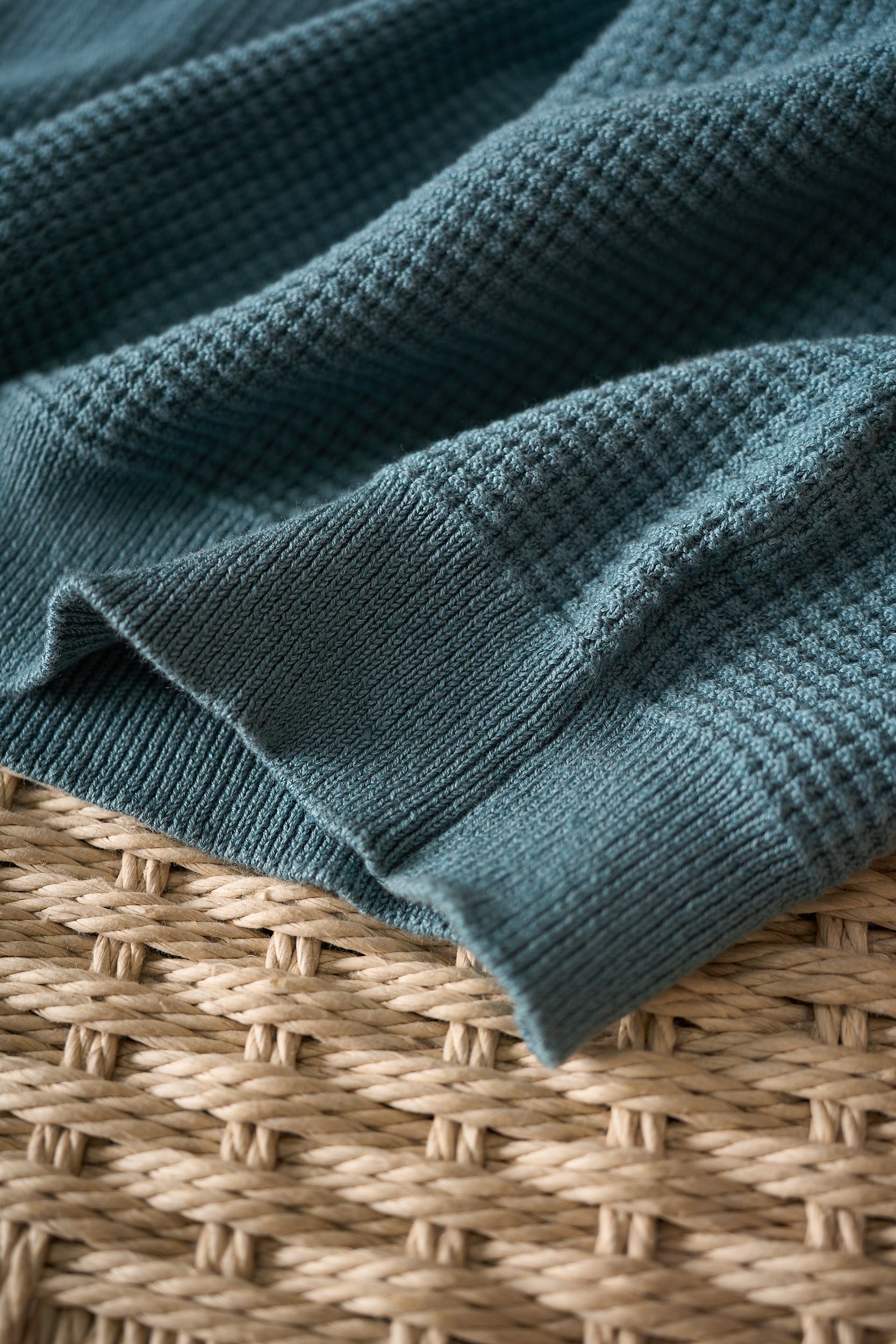 【航海的灵感优雅独特华夫格卷边圆领设计77%亚麻23%棉色织纱线长袖针织衫】男士航海风华夫格长袖针织衫：