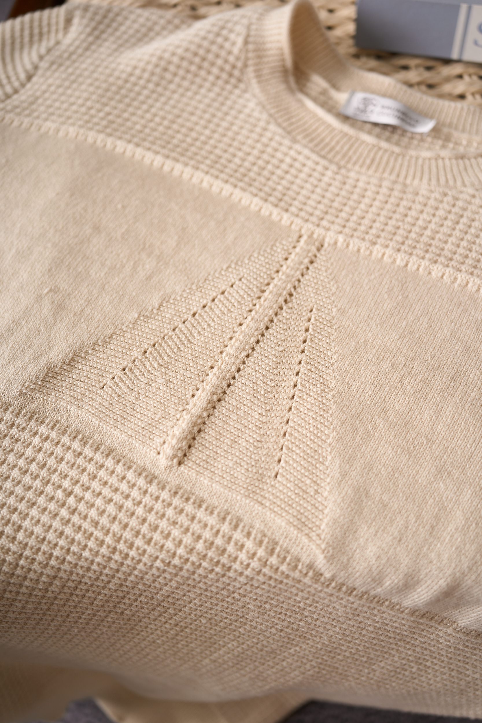 【航海的灵感优雅独特华夫格卷边圆领设计77%亚麻23%棉色织纱线长袖针织衫】男士航海风华夫格长袖针织衫：