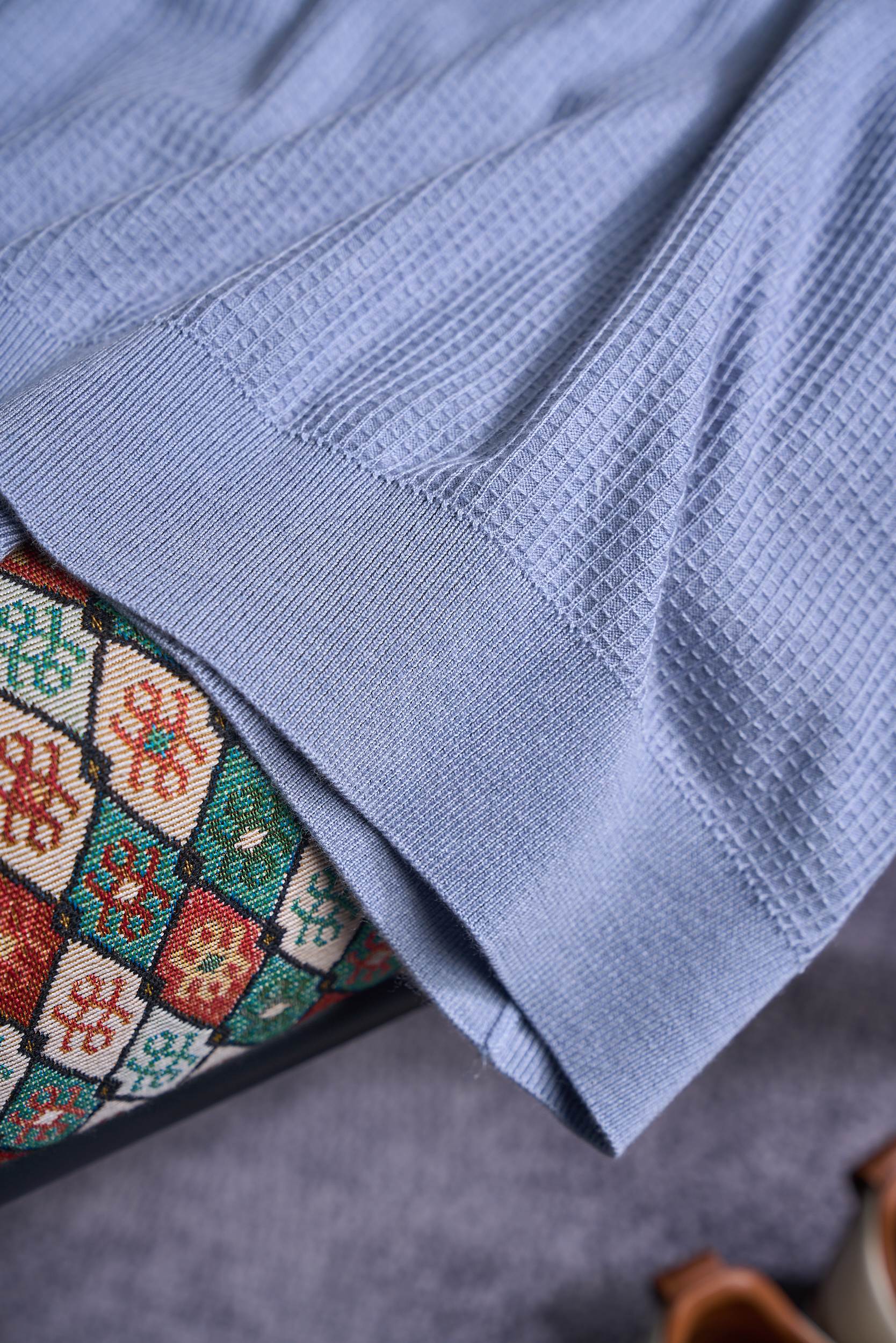 【可内搭外穿的针织衫！含羊毛桑蚕丝混纺纱线穿着舒适柔软立体华夫格针织圆领羊毛衫】男士圆领华夫格羊毛衫：一