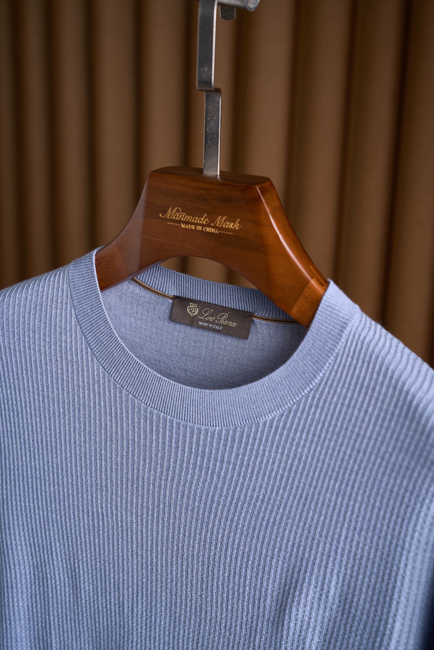 【可内搭外穿的针织衫！含羊毛桑蚕丝混纺纱线穿着舒适柔软立体华夫格针织圆领羊毛衫】男士圆领华夫格羊毛衫：一