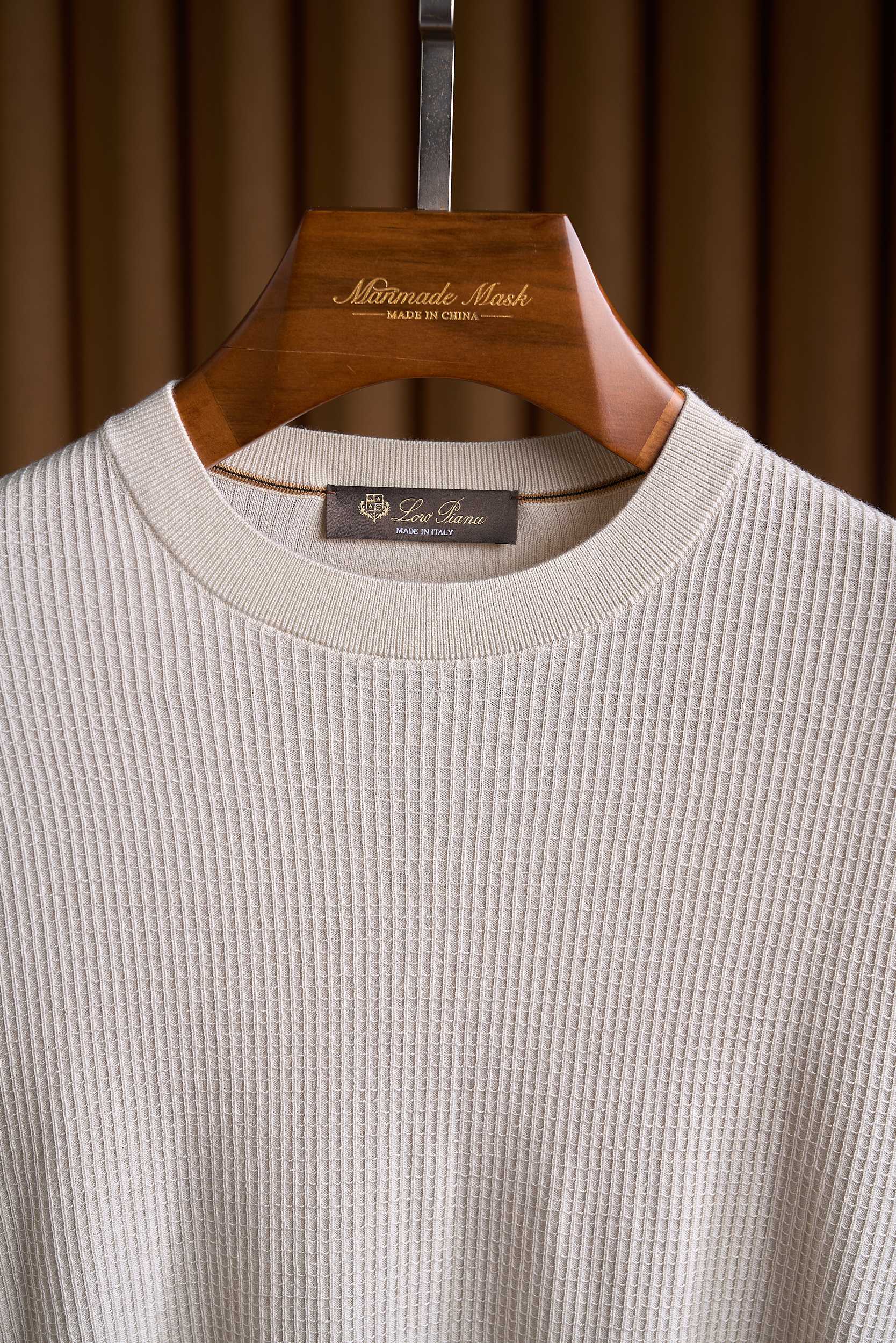 可内搭外穿的针织衫！含羊毛桑蚕丝混纺纱线穿着舒适柔软立体华夫格针织圆领羊毛衫男士圆领华夫格羊毛衫：一衣两