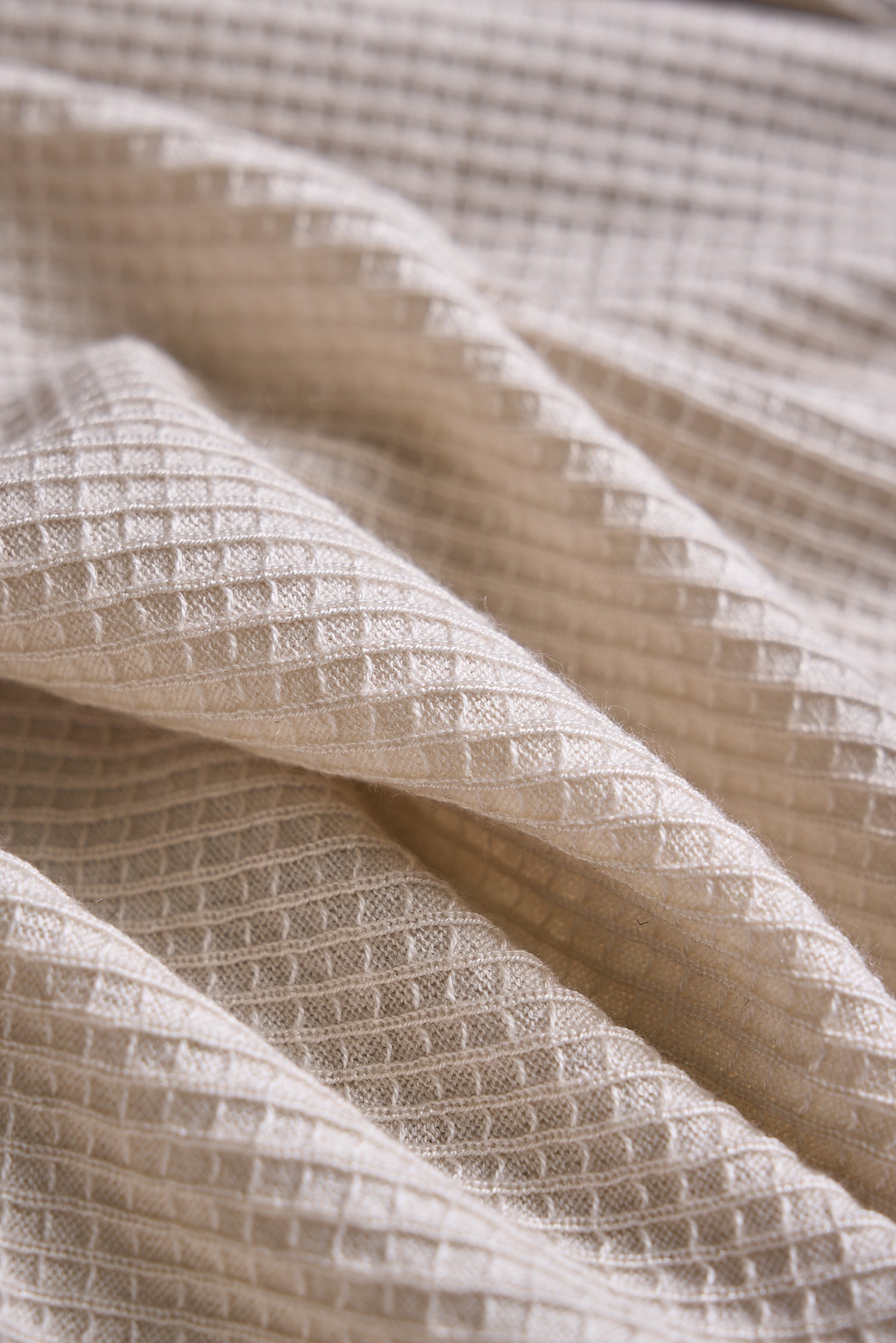 可内搭外穿的针织衫！含羊毛桑蚕丝混纺纱线穿着舒适柔软立体华夫格针织圆领羊毛衫男士圆领华夫格羊毛衫：一衣两