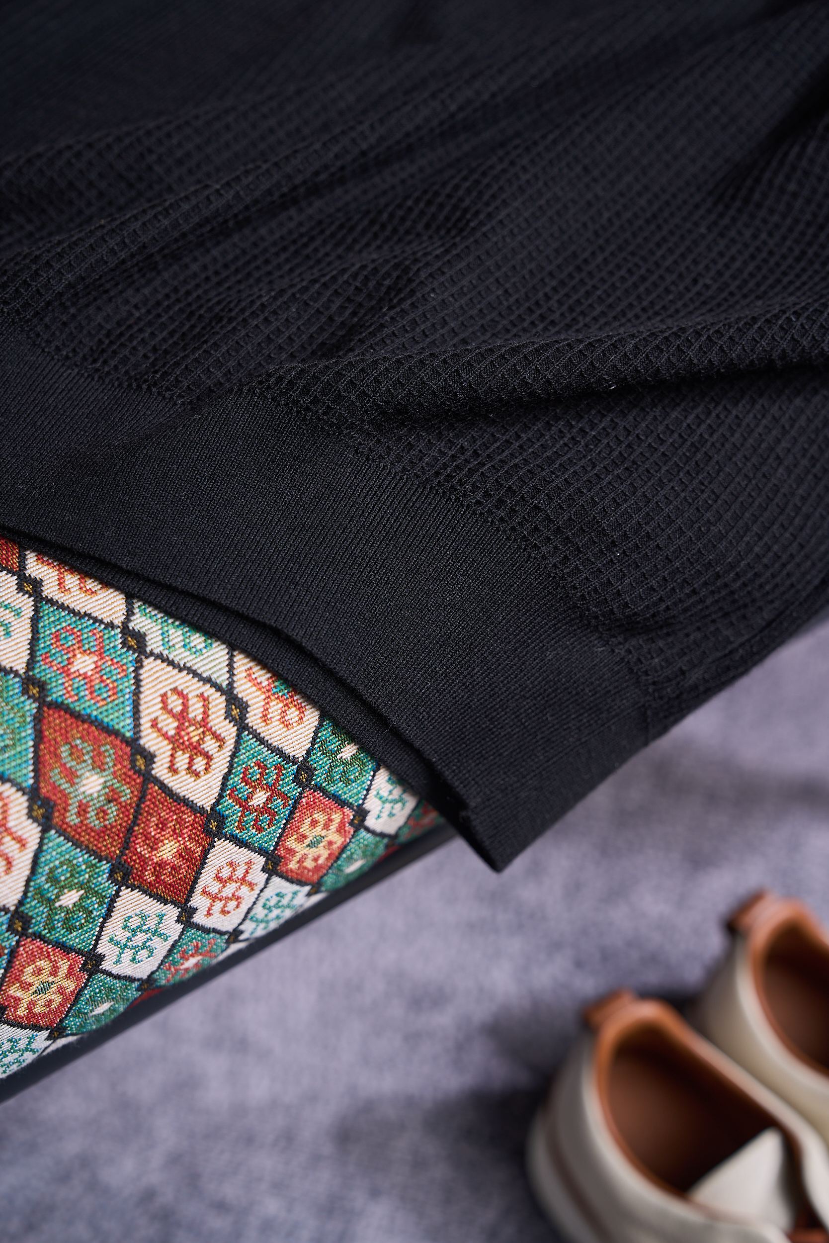 【可内搭外穿的针织衫！含羊毛桑蚕丝混纺纱线穿着舒适柔软立体华夫格针织圆领羊毛衫】男士圆领华夫格羊毛衫：一