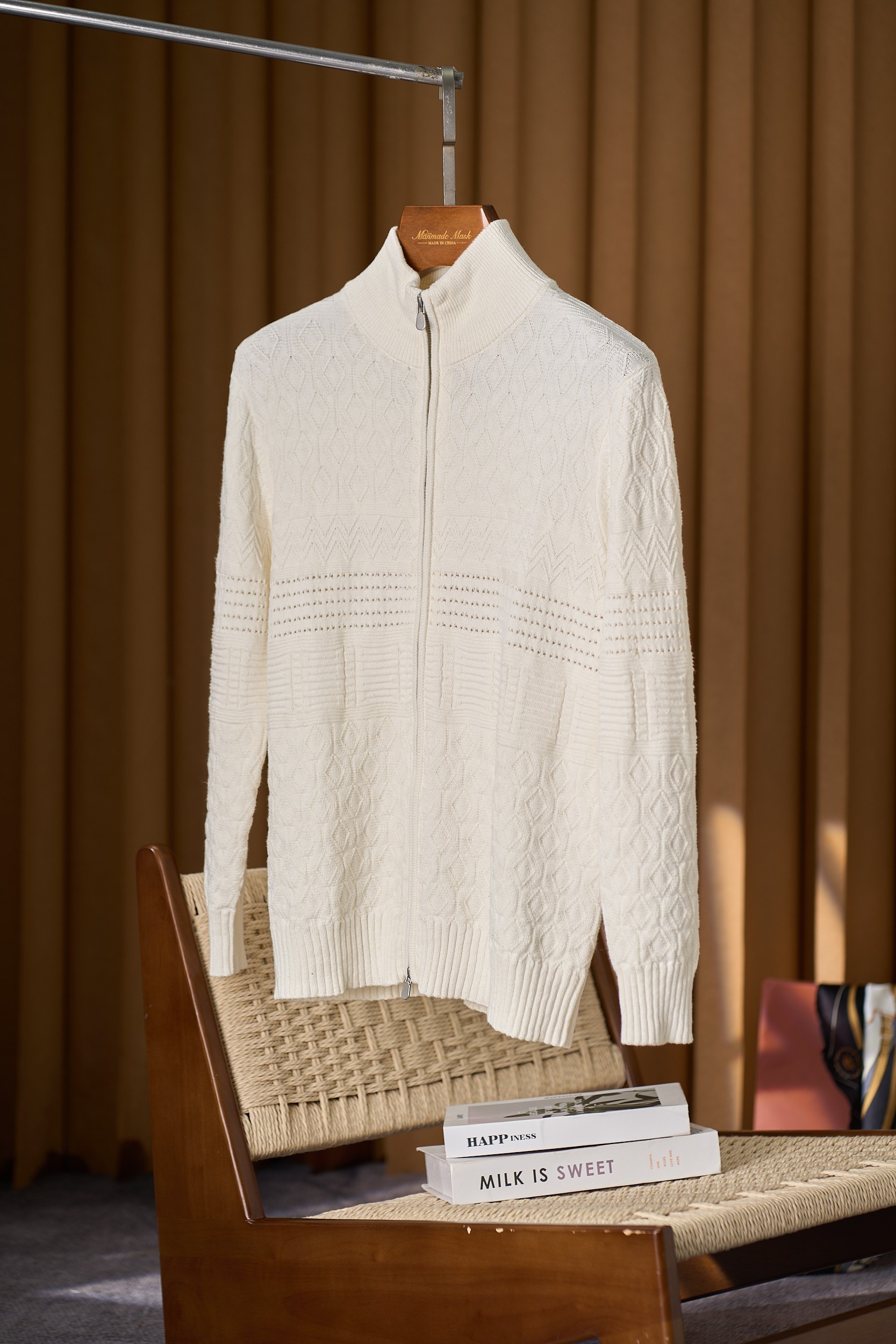 BC家针织提花客供纱线含77%亚麻23%棉立领拉链款针织开衫外套 BC家男士立领拉链针织开衫：亚麻棉混纺