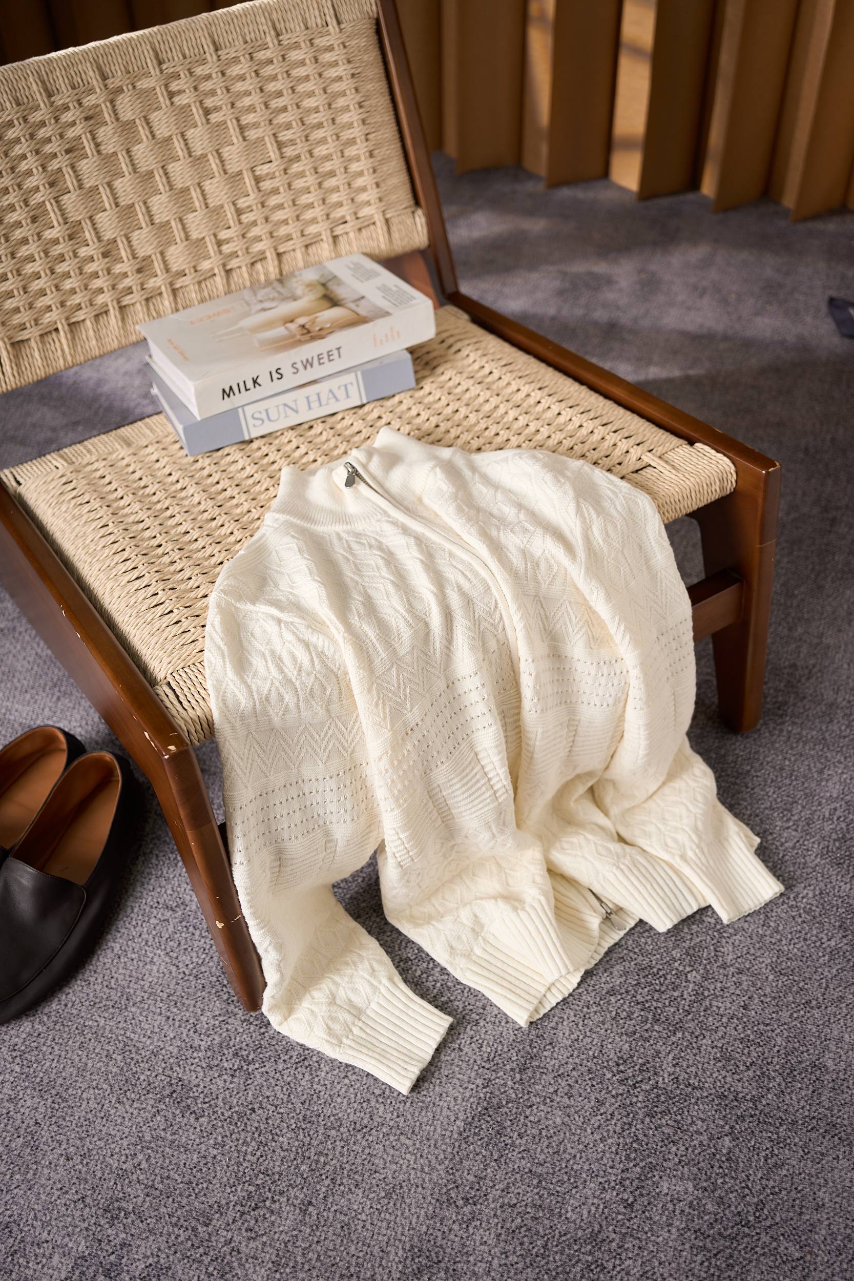 【BC家针织提花客供纱线含77%亚麻23%棉立领拉链款针织开衫外套】BC家男士立领拉链针织开衫：亚麻棉混