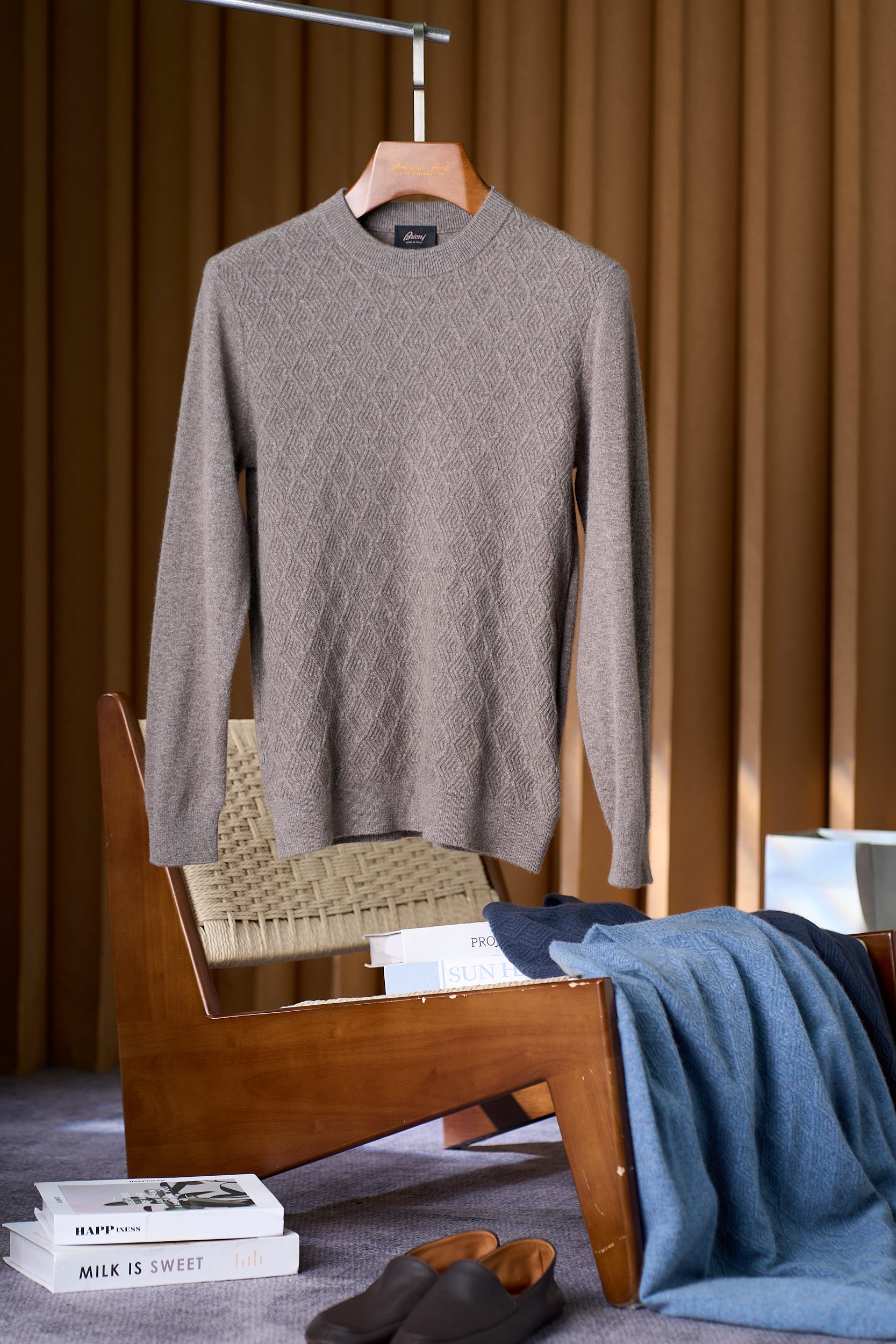 【Brioni18微米几何图形套头羊绒衫，揽一缕暖绒入怀，赴一场冬日诗意之约】Brioni羊绒衫，奢享云