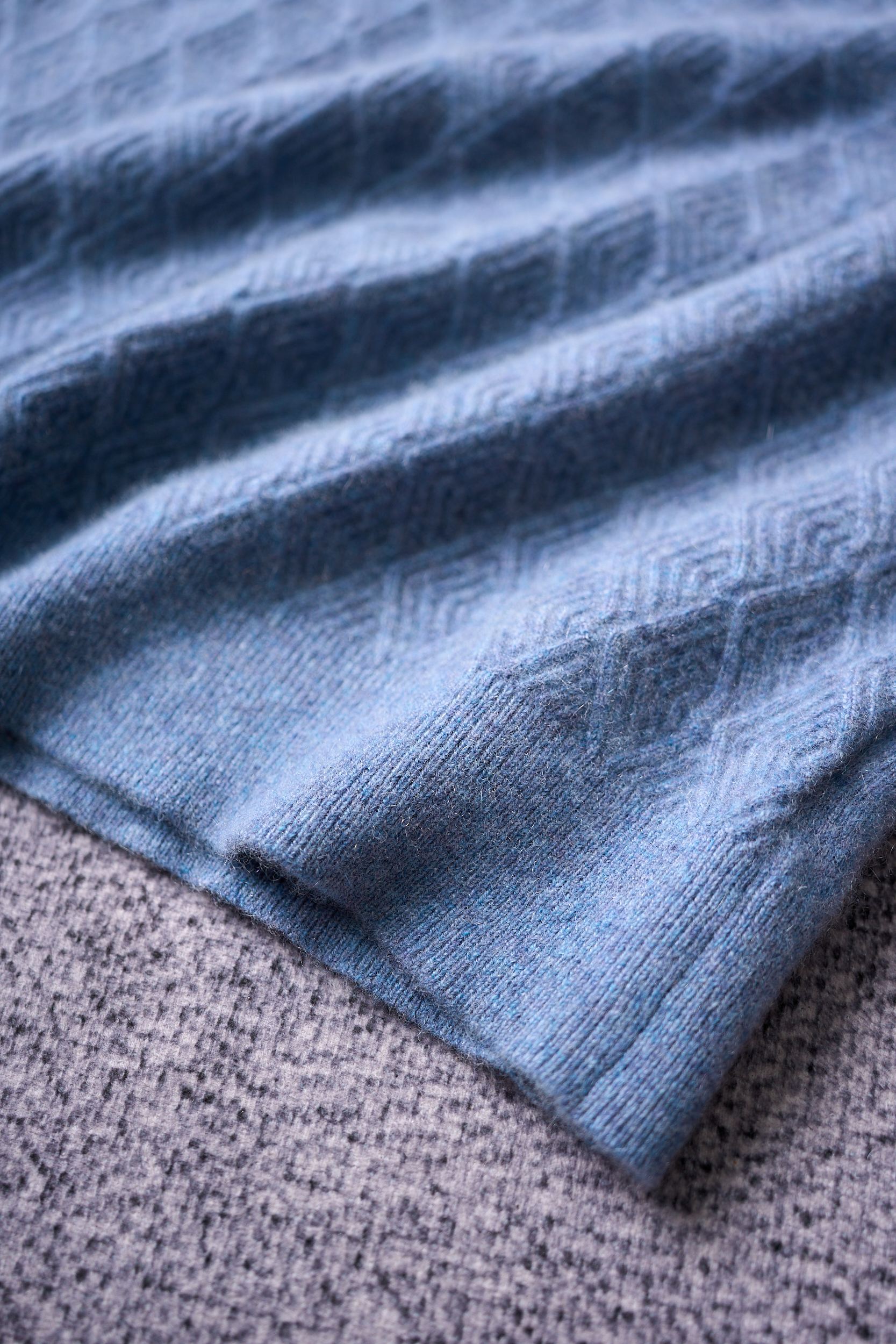 【Brioni18微米几何图形套头羊绒衫，揽一缕暖绒入怀，赴一场冬日诗意之约】Brioni羊绒衫，奢享云