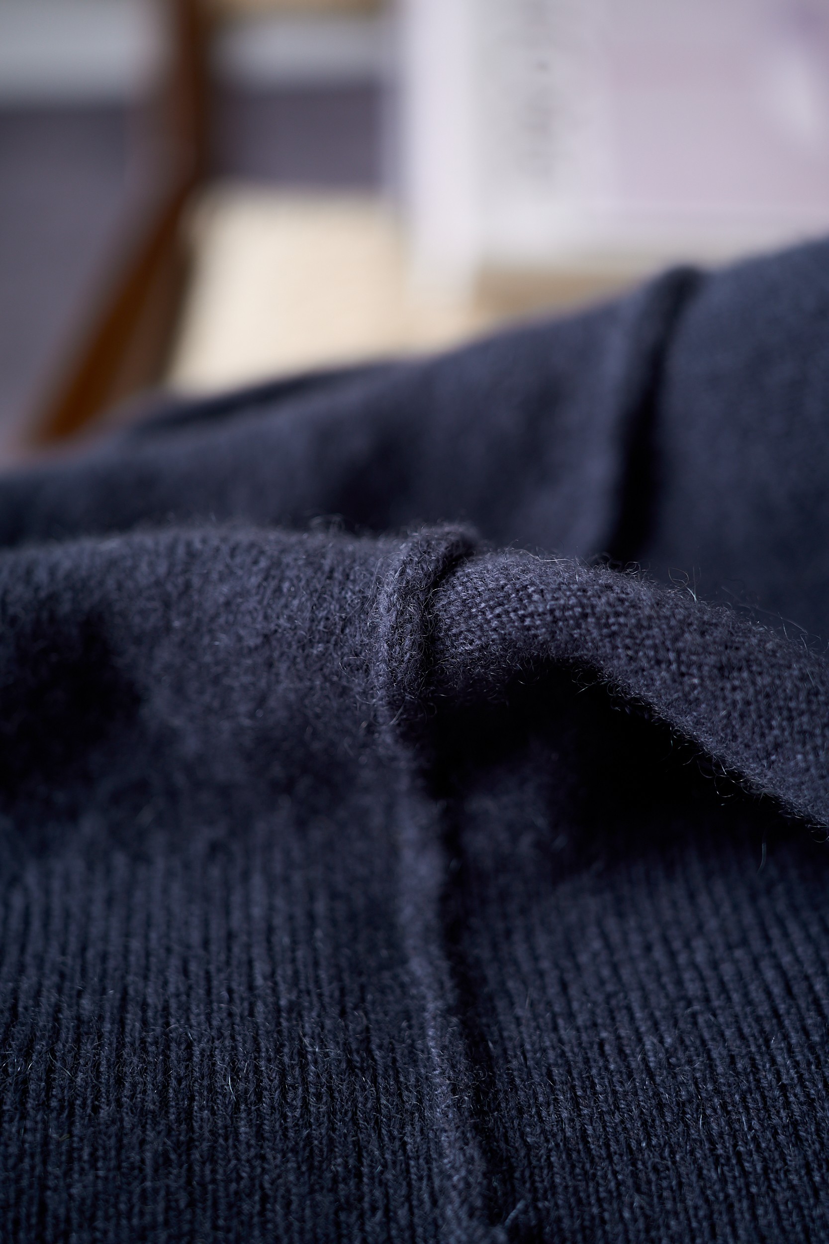 【Brioni18微米几何图形套头羊绒衫，揽一缕暖绒入怀，赴一场冬日诗意之约】Brioni羊绒衫，奢享云