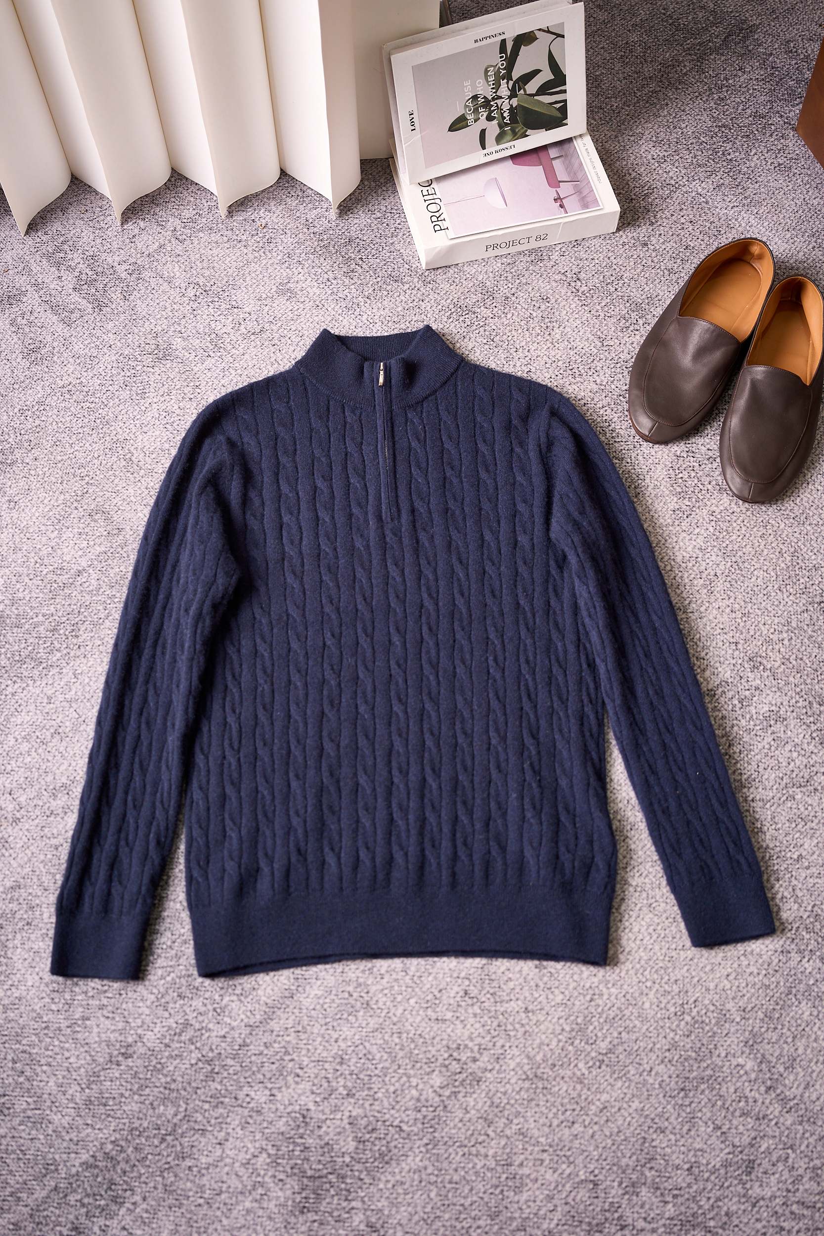 NO:538579,Luxury warmth, a classic choice - Nuo Piana cork woven textured half-high zipper cashmere sweater In the cold season, a high-quality sweater is not only a powerful tool for keeping cold, but also a fashionable item that highlights taste. Loro Piana, as a representative of the top luxury brands, presents you with its unparalleled exquisite craftsmanship and strict selection of high-quality materials, bringing you the ultimate warmth and elegance. The top cashmere material is selected with a soft and delicate touch, and gently wraps your body like a cloud. The natural warmth performance of cashmere can effectively resist the cold, allowing you to feel the warmth and comfort like spring in autumn and winter.  The unique semi-high neck zipper design combines practicality and fashion sense. The zipper is smooth and easy to pull, making it easier for you to adjust the height of the neckline according to different scenes and personal preferences. Whether it is open zipper to show casualness and freedom, or to pull up zipper to resist the cold wind, it can be easily controlled. The classic crimp knitted texture adds a rich sense of layering and three-dimensionality to the sweater, retro and fashionable. The details show the quality. The exquisite neckline, cuffs and hem craftsmanship are firm and durable and not easy to deform. The brand's exclusive logo is low-key and luxurious, showing your extraordinary taste. There are two classic colors: camel and navy blue to choose from. Camel color is warm and soft, exuding an elegant temperament; navy blue calm and atmospheric, showing low-key luxury. Code number M-3XL, loro piano, sweaters, alexander wang19860909奢享暖意,经典之选——诺悠翩雅绞花编织纹理半高拉链羊绒毛衣在寒意渐袭的季节,一件高品质的毛衣不仅是御寒的利器,更是彰显品味的时尚单品.Loro Piana,作为顶级奢侈品牌的代表,以其无与伦比的精湛工艺和对优质材质的严苛挑选,为您呈上半高领拉链羊绒毛衣,带来极致的温暖与优雅. 精选顶级羊绒材质,触感柔软细腻,如同云朵般轻柔地包裹着您的身体.羊绒天然的保暖性能,能有效抵御寒冷,让您在秋冬季节也能感受到如春般的温暖与舒适. 独特的半高领拉链设计,兼具实用性与时尚感.拉链顺滑易拉,方便您根据不同的场景和个人喜好调整领口高度,无论是敞开拉链展现随性洒脱,还是拉上拉链抵御寒风,都能轻松驾驭. 经典的绞花针织纹理,为毛衣增添了丰富的层次感和立体感,复古又不失时尚. 细节之处,尽显品质.精致的领口、袖口和下摆工艺,牢固耐穿,不易变形.品牌专属的标识,低调而奢华,彰显您的不凡品味. 有驼色和藏青色两种经典颜色可供选择.驼色温暖柔和,散发着优雅的气质；藏青色沉稳大气,展现出低调的奢华. 码数M-3XL,,loro piana,sweaters,alexander wang,Men's clothing