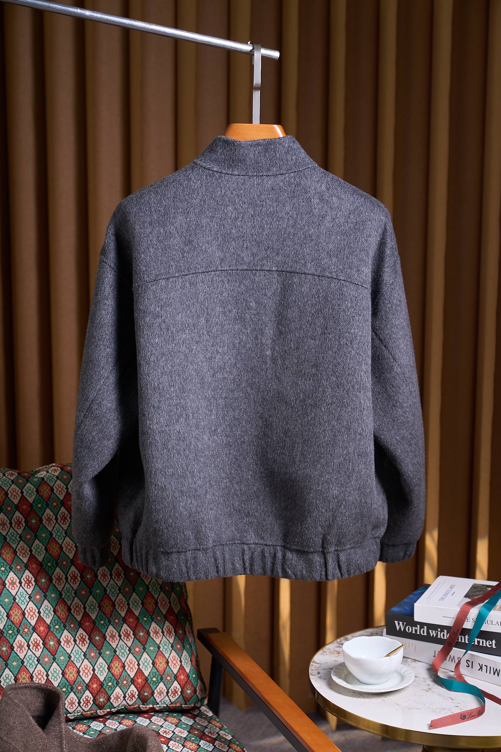 【微阔时尚立领花纱羊毛羊绒混纺双面尼双拉链设计夹克毛呢外套】男士微阔立领花纱毛呢夹克：双拉链设计，解锁高