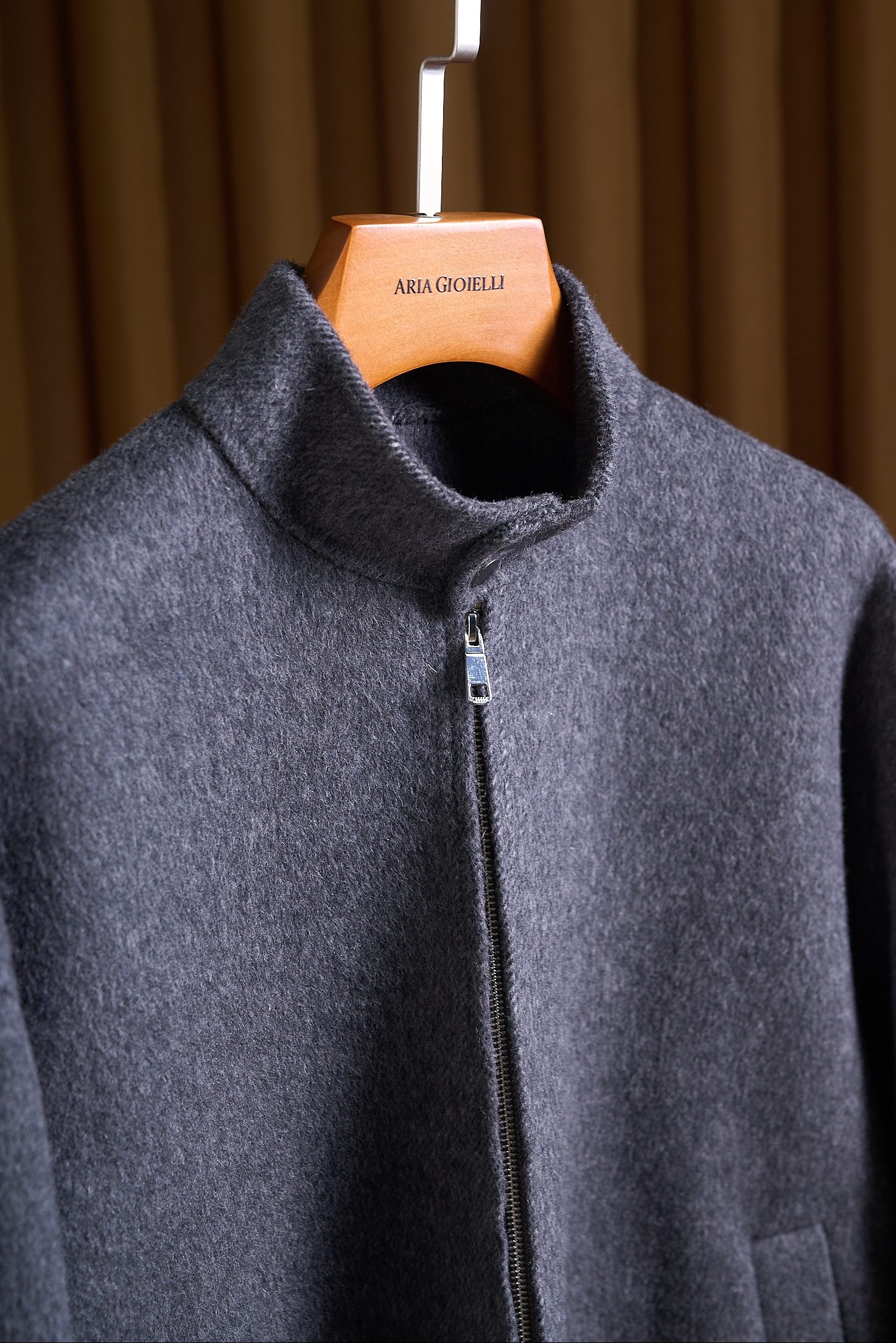 【微阔时尚立领花纱羊毛羊绒混纺双面尼双拉链设计夹克毛呢外套】男士微阔立领花纱毛呢夹克：双拉链设计，解锁高