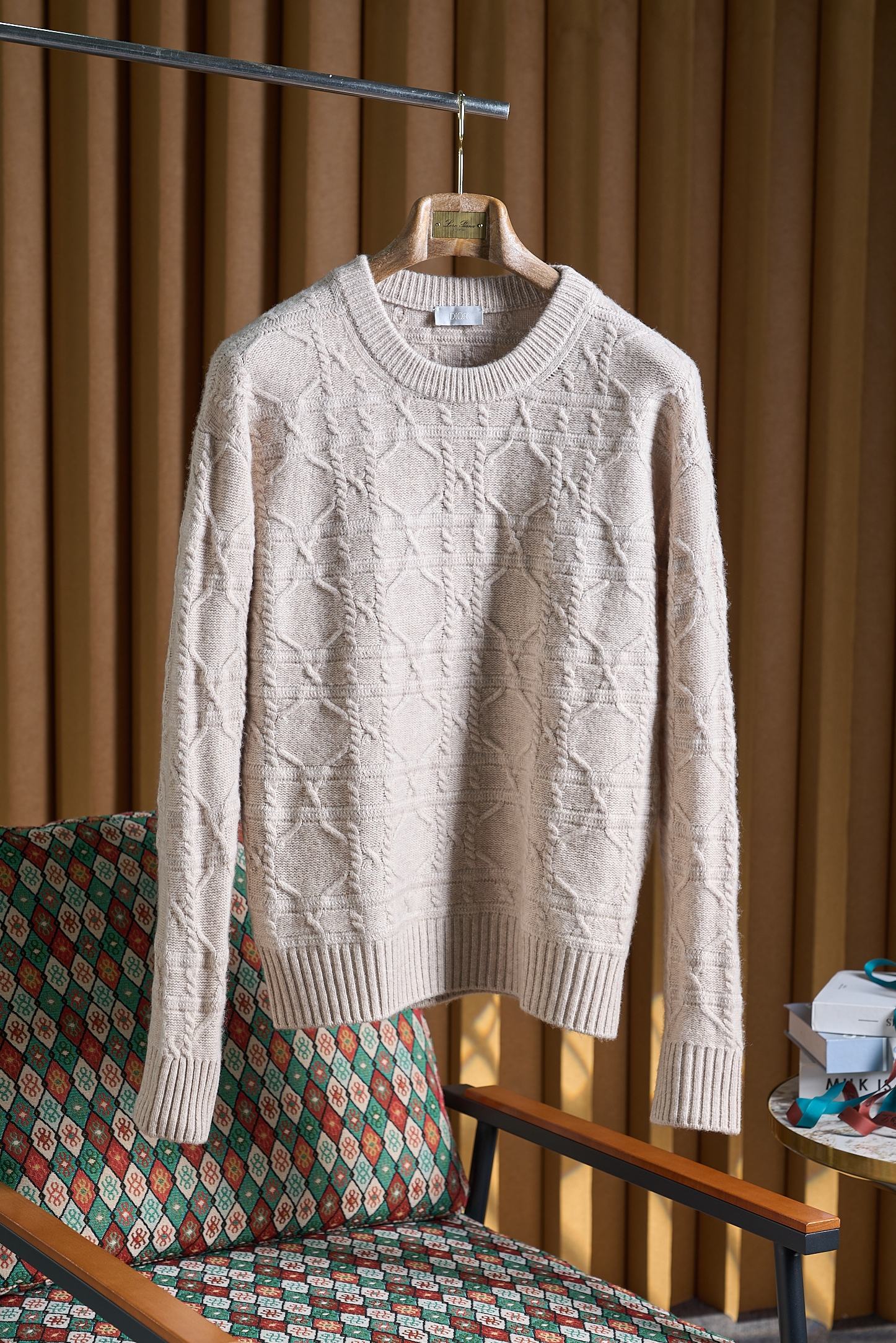 NO:598835,[Gentle Mika cable merino wool sweater, full of autumn atmosphere] Autumn is getting stronger, and it’s time to refresh your wardrobe!  The classic cable pattern is a clever interweaving of retro and fashion, which seems to tell the story of the years, and adds layering and three-dimensionality to the overall shape, allowing you to easily get rid of the monotony and become a unique presence among the crowd. Selected from the finest merino wool material, it is as soft as clouds caressing the skin, warm and skin-friendly. It is like an intimate hug, giving you care from the inside out on a cool autumn day, so that you are always surrounded by comfort.  The simple round neck design is elegant and versatile. Whether it is paired with casual jeans to show a casual and comfortable look; or paired with an elegant skirt to show a gentle temperament; or layered with a windbreaker or coat to create a fashionable layering, it can be perfectly matched and provide unlimited possibilities for your autumn outfits. Size M-3XL,,skirts,jeans,sweaters,alexander wang19860909【温柔米咖绞花美利奴羊毛毛衣,秋日氛围感拉满】秋意渐浓,衣橱也该焕新啦！ 经典的绞花纹理,是复古与时尚的巧妙交织,似在诉说着岁月的故事,又为整体造型增添了层次感与立体感,让你轻松摆脱单调,成为人群中的独特存在. 甄选上等美利奴羊毛材质,柔软得如同云朵轻抚肌肤,温暖又亲肤.它就像一个贴心的拥抱,在微凉的秋日,给予你从内到外的呵护,让你时刻被舒适环绕. 简约的圆领设计,大方又百搭.无论是搭配休闲的牛仔裤,展现随性自在；还是配上优雅的半身裙,彰显温婉气质；亦或是与风衣、大衣叠穿,打造时尚层次感,它都能完美适配,为你的秋日穿搭提供无限可能. 码数M-3XL,,skirts,jeans,sweaters,alexander wang,Men's clothing