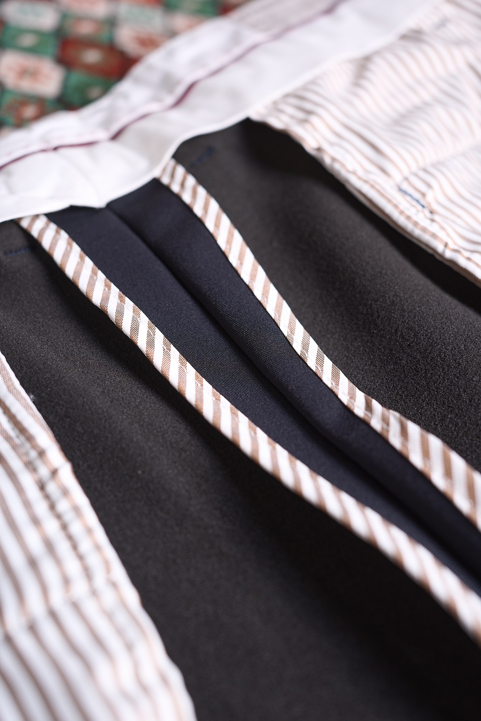 男士必备！高端休闲西裤：多元搭配，一键解锁多场景魅力纯棉面料红线腰头设计休闲长裤西裤双色休闲西裤｜纯棉肌