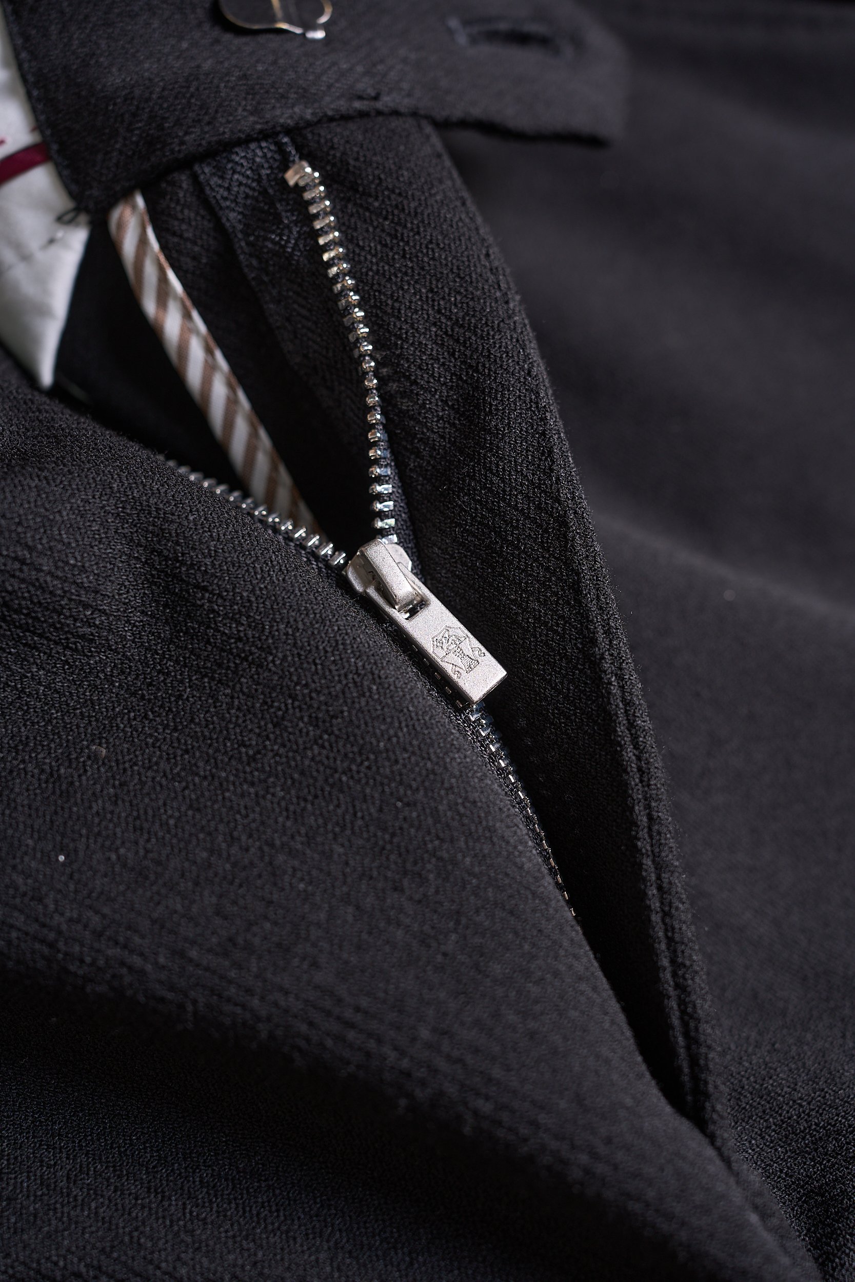 男士必备！高端休闲西裤：多元搭配，一键解锁多场景魅力纯棉面料红线腰头设计休闲长裤西裤双色休闲西裤｜纯棉肌