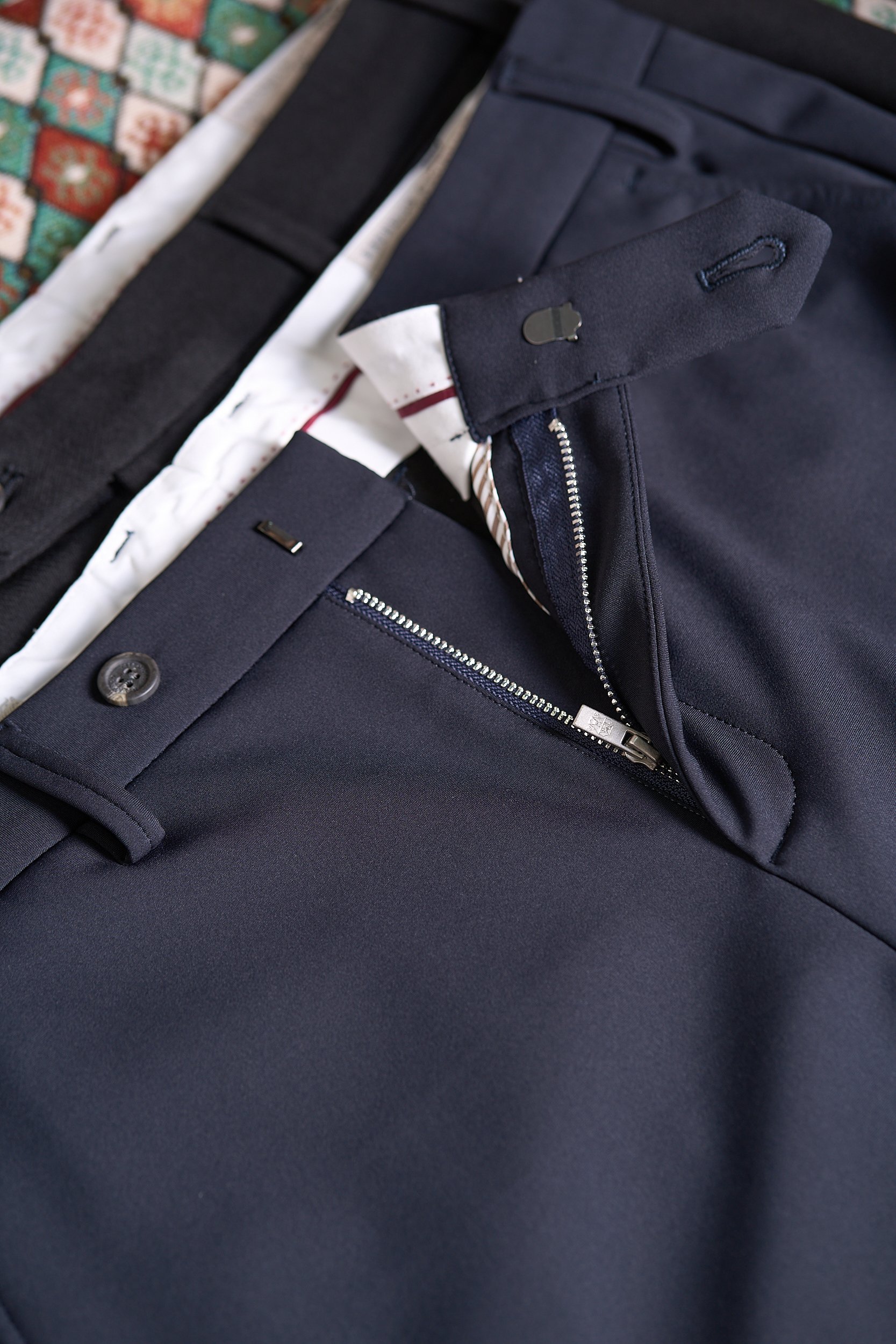 男士必备！高端休闲西裤：多元搭配，一键解锁多场景魅力纯棉面料红线腰头设计休闲长裤西裤双色休闲西裤｜纯棉肌