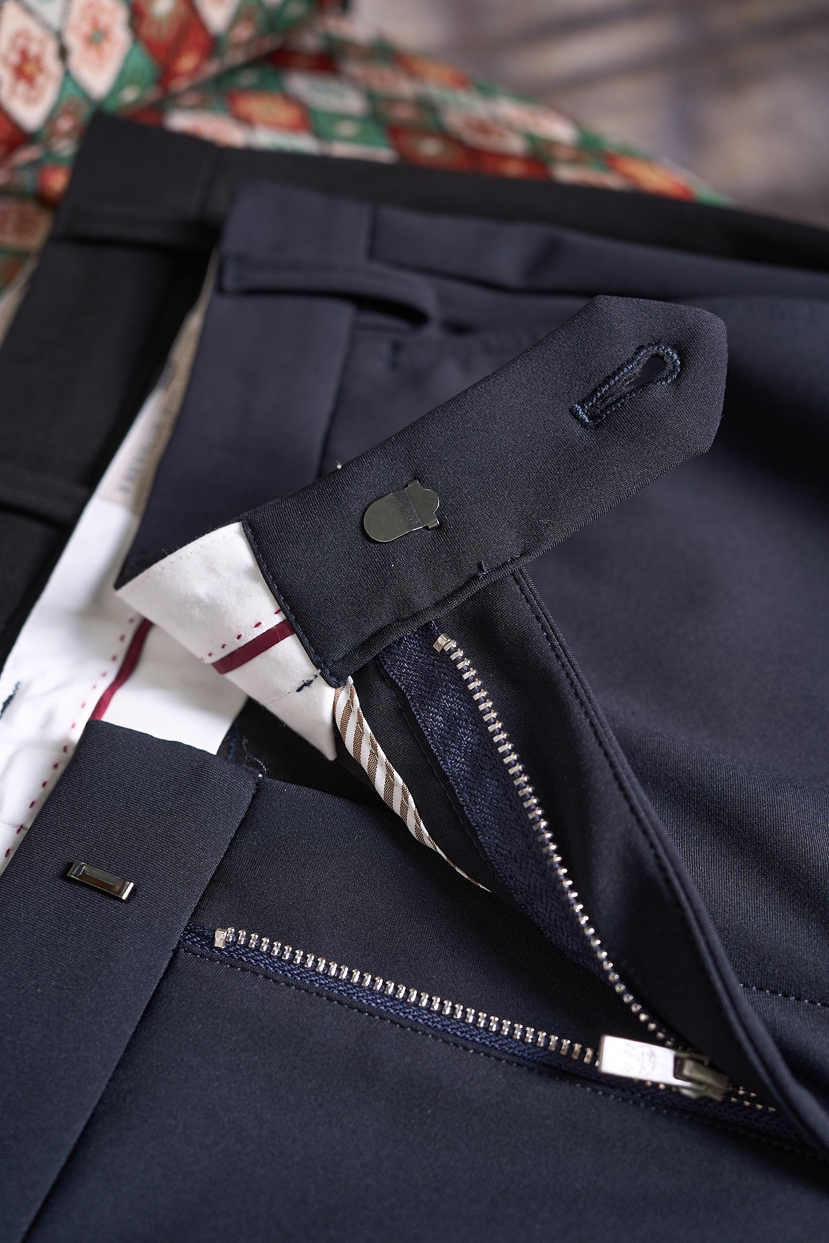 男士必备！高端休闲西裤：多元搭配，一键解锁多场景魅力纯棉面料红线腰头设计休闲长裤西裤双色休闲西裤｜纯棉肌