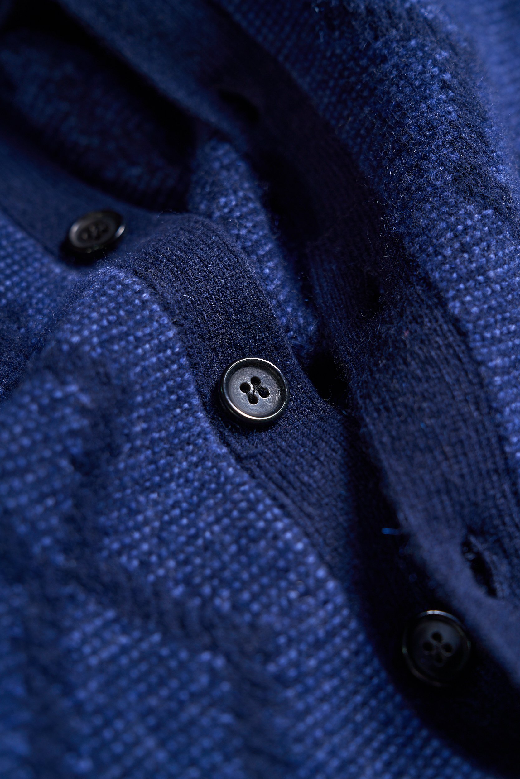 lP🆕家特织35%羊绒65%羊毛精纺纱线提花色织纽扣款羊绒开衫lP🆕家奢级开衫现货速发！35%羊绒+65