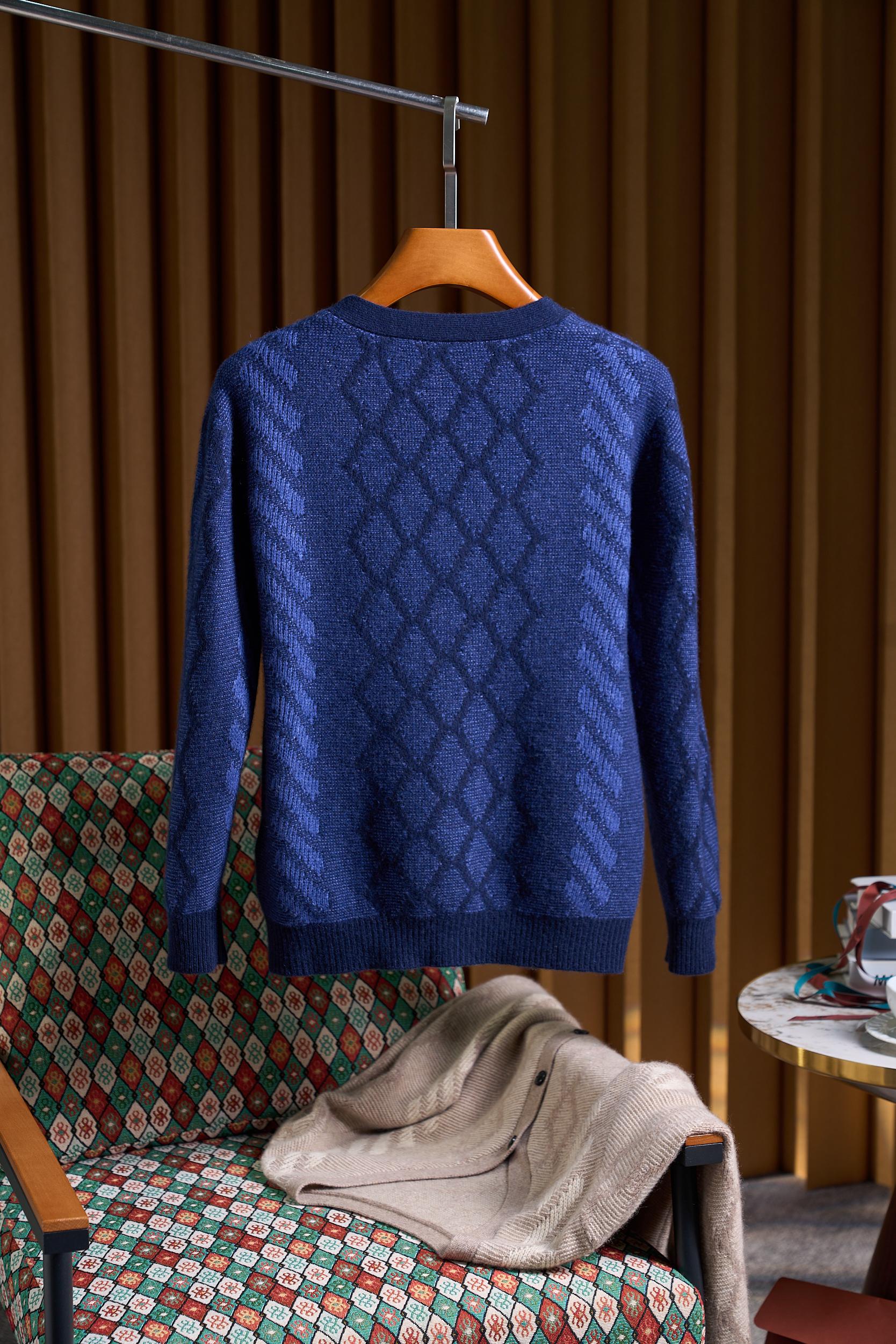 lP🆕家特织35%羊绒65%羊毛精纺纱线提花色织纽扣款羊绒开衫lP🆕家奢级开衫现货速发！35%羊绒+65