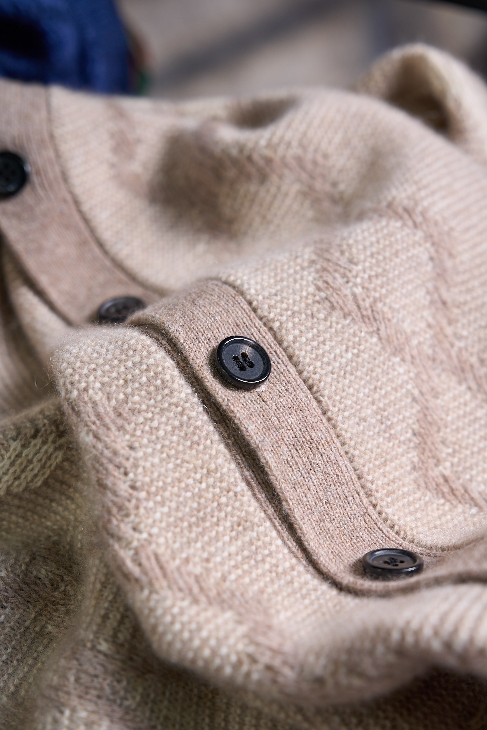 lP🆕家特织35%羊绒65%羊毛精纺纱线提花色织纽扣款羊绒开衫 lP🆕家奢级开衫现货速发！35%羊绒+6