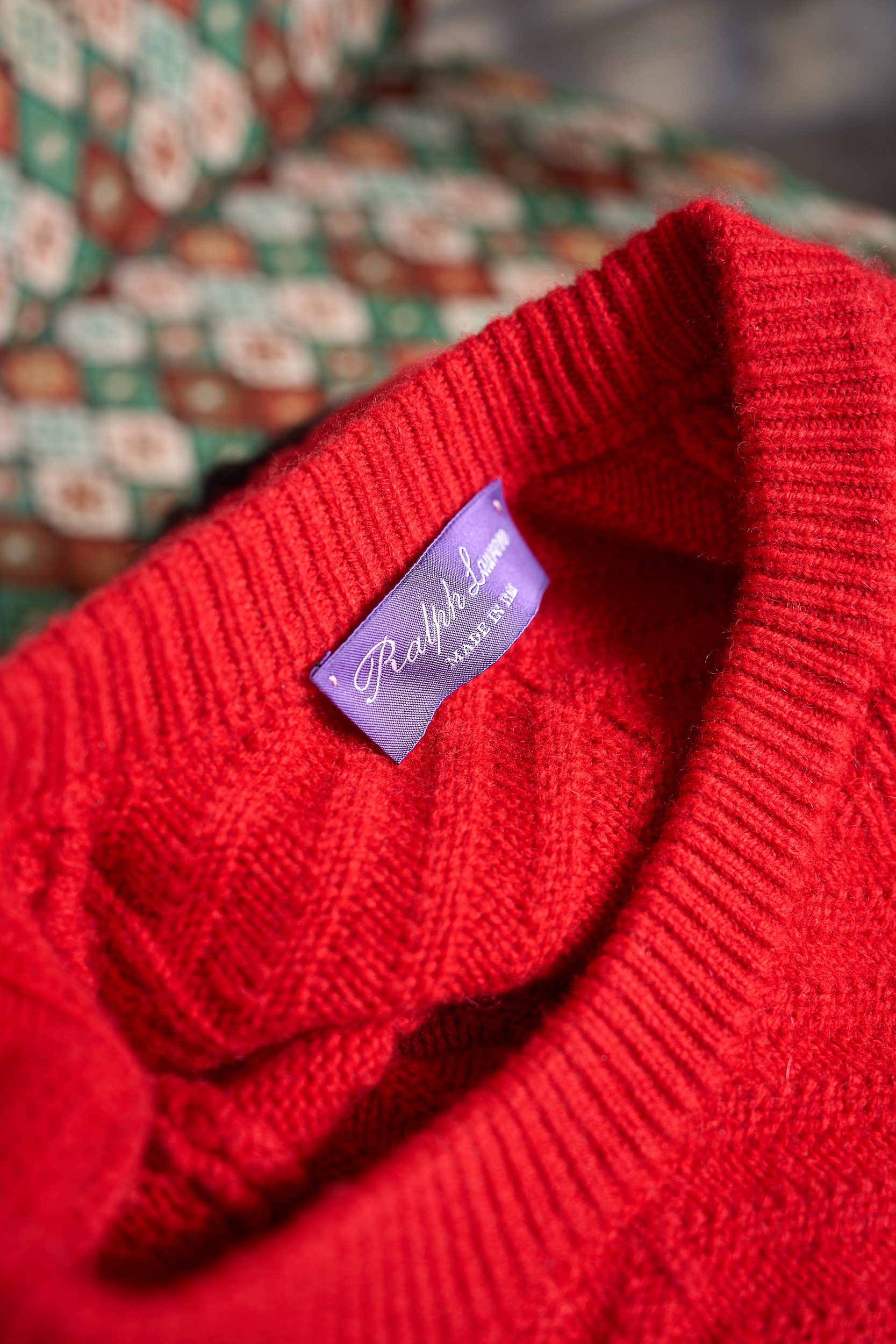 奢品缔造时尚新配色！渐变色织工艺提花麦穗“8”字扭花纹理羊毛羊绒混纺针织圆领羊绒衫奢雅新境 织就高阶质感