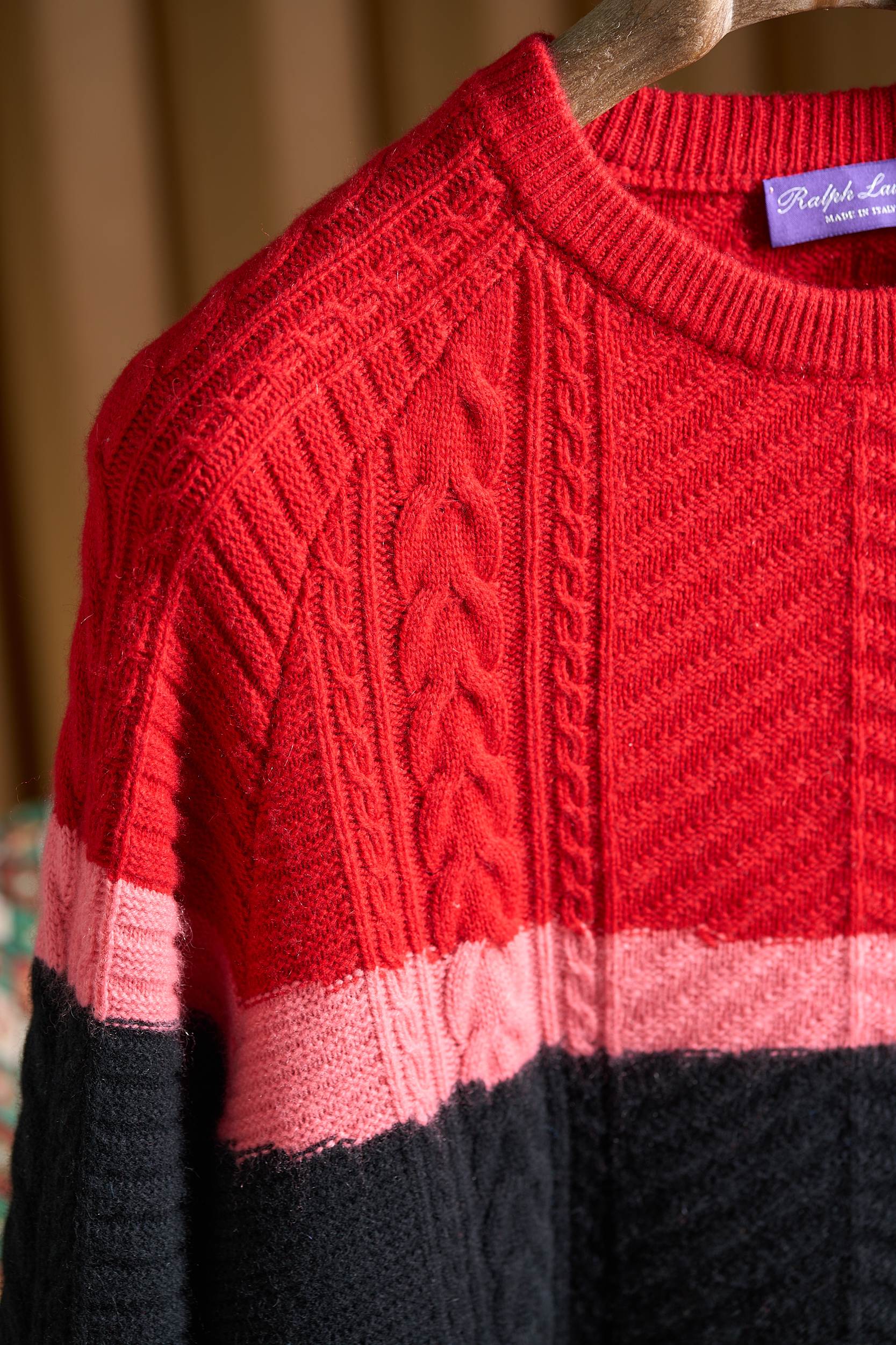 奢品缔造时尚新配色！渐变色织工艺提花麦穗“8”字扭花纹理羊毛羊绒混纺针织圆领羊绒衫奢雅新境 织就高阶质感