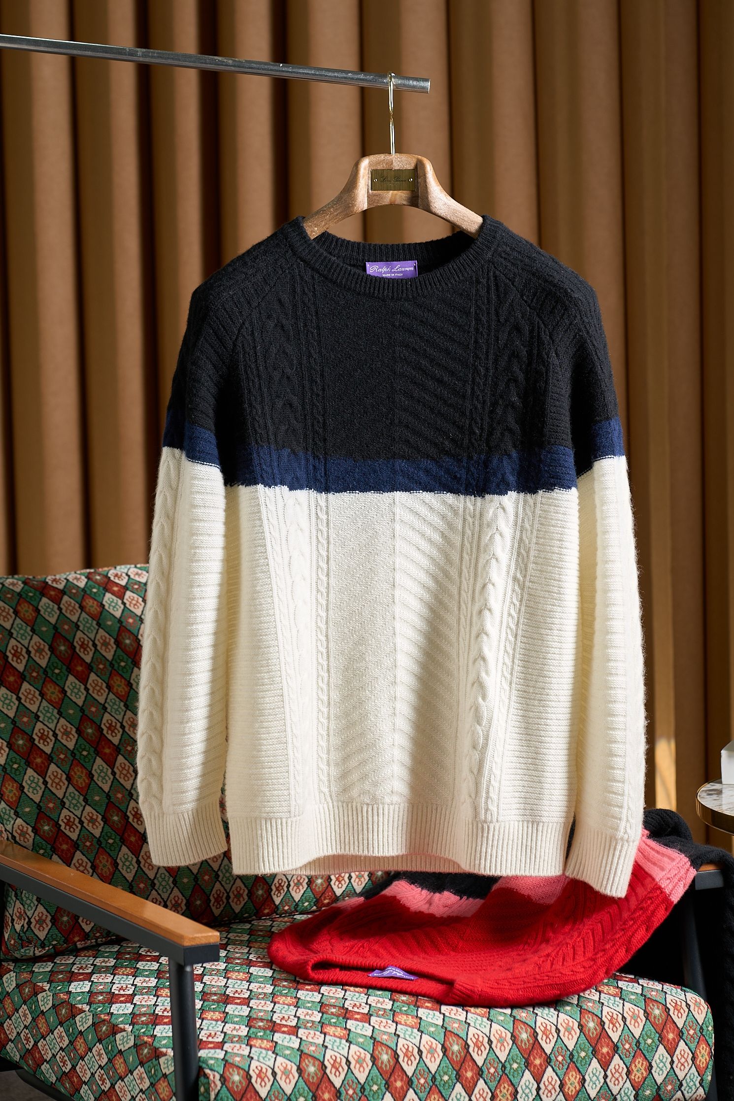 奢品缔造时尚新配色！渐变色织工艺提花麦穗“8”字扭花纹理羊毛羊绒混纺针织圆领羊绒衫奢雅新境 织就高阶质感